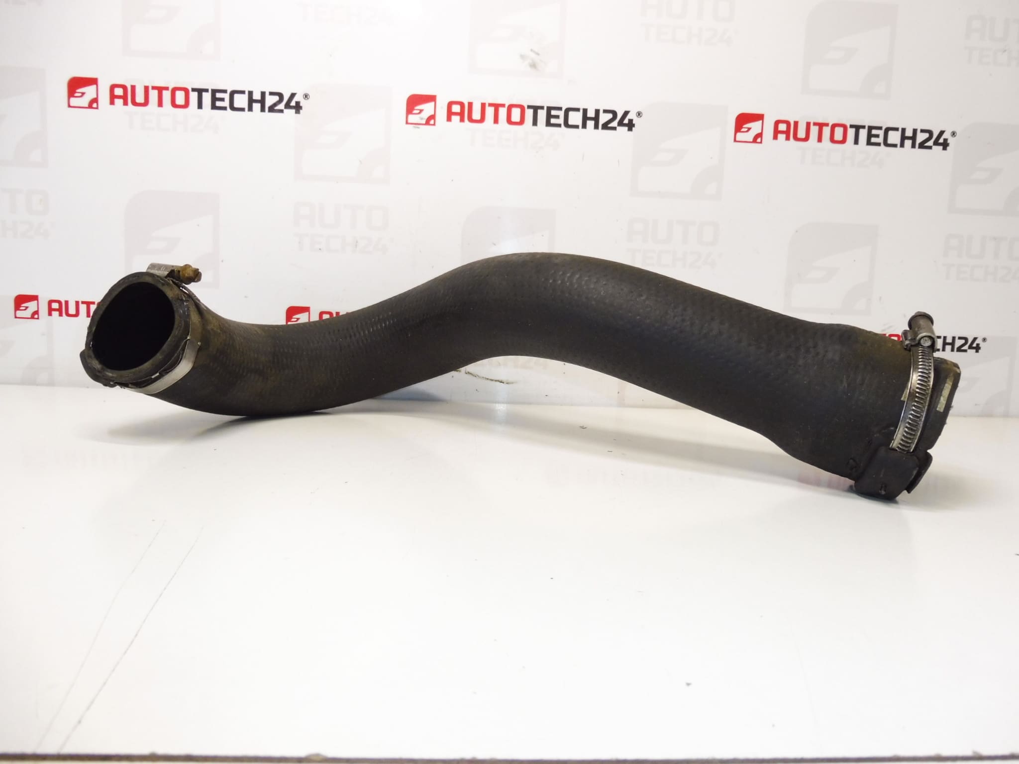 Air Connector for Heat Exchanger Citroën Peugeot 2.2 HDI 0382EW - Image 2