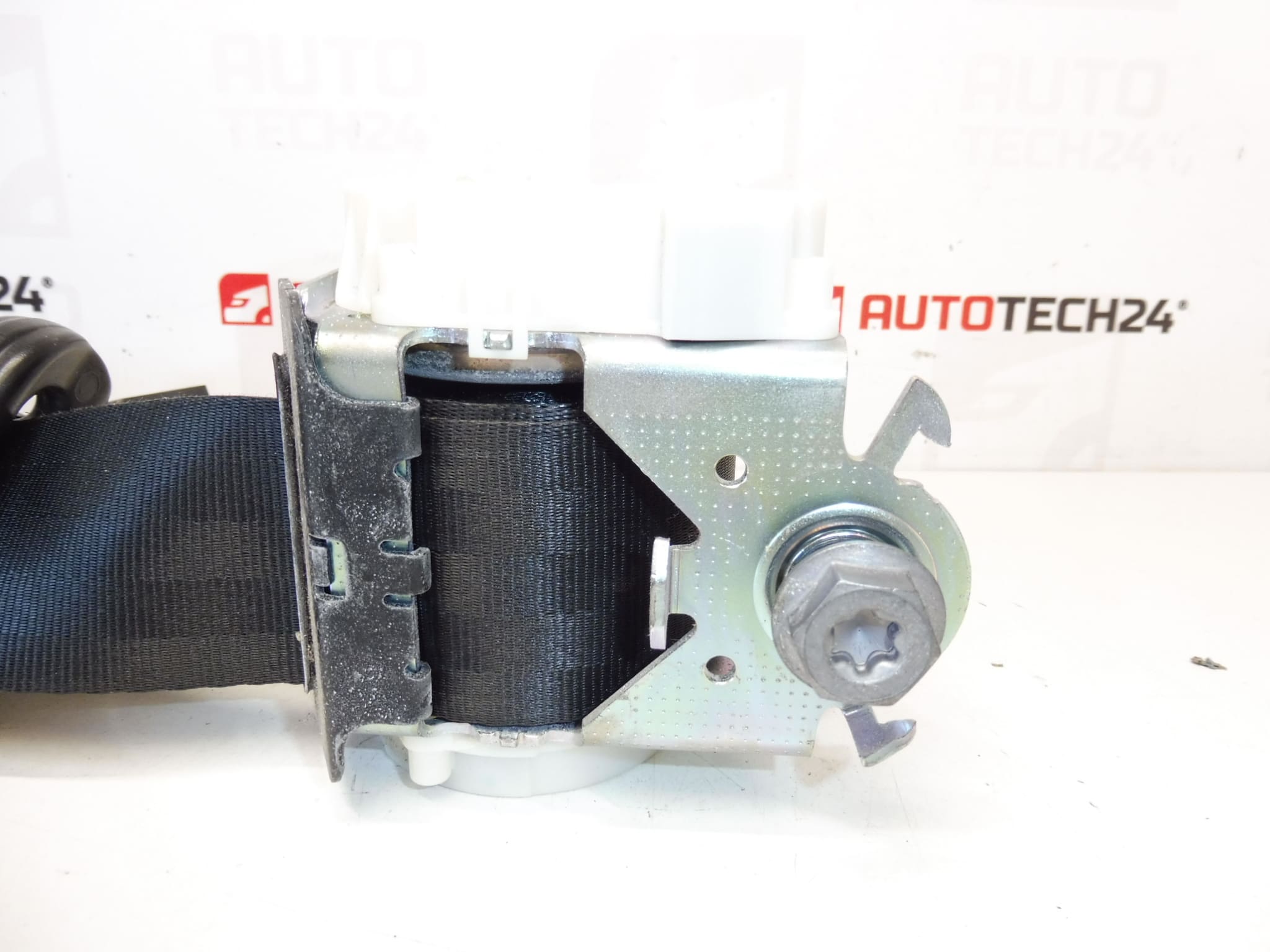 Right Rear Seat Belt Peugeot 5008 34029945A 8975SJ - Image 2