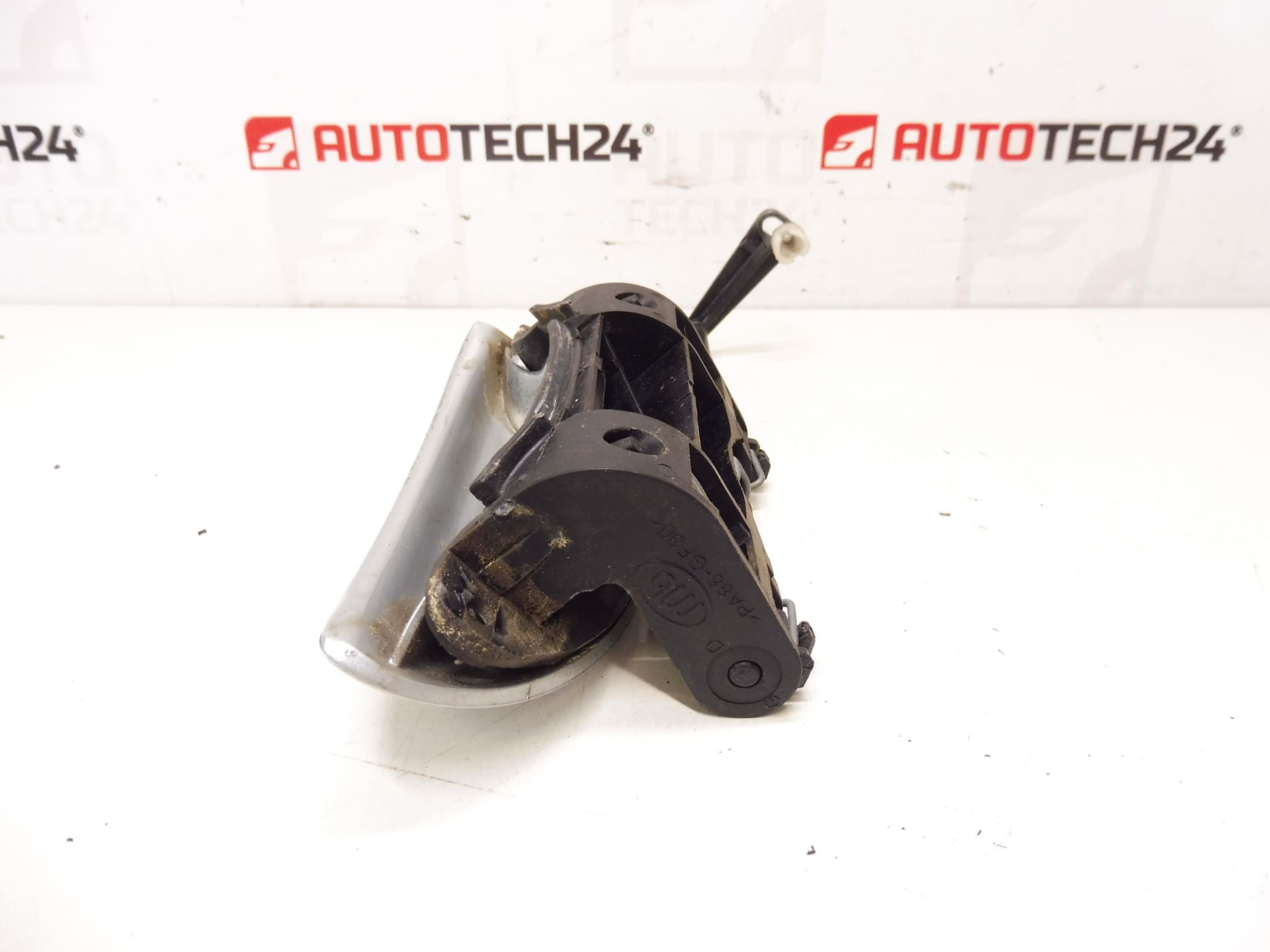 Left Front Door Handle Peugeot 206 EZRC 9101N6 - Image 2