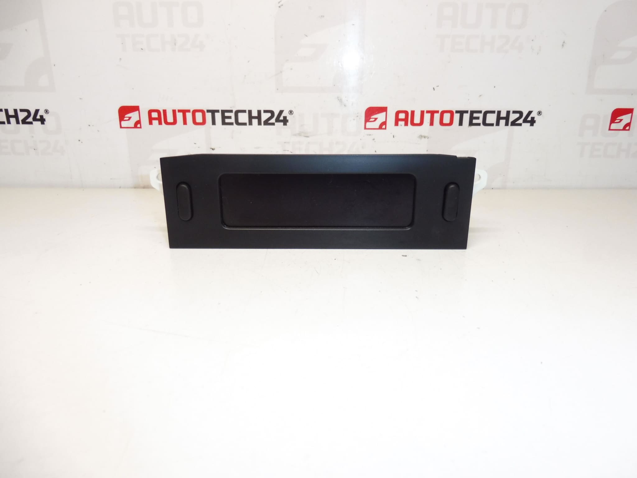 Radio and computer display Peugeot 1007 9648634177 6563XE