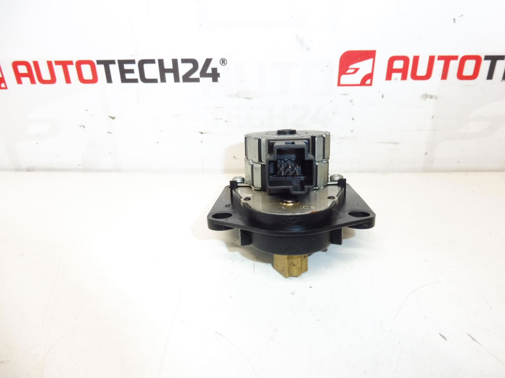 Heater servo motor for Citroën and Peugeot, part numbers 657102 / JD 6447EL - Image 2