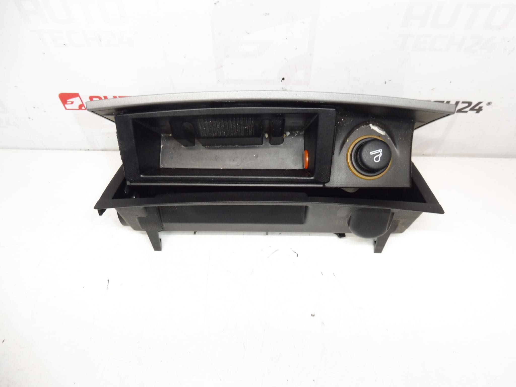 Ashtray With Lighter For Peugeot 407 9644562177 8211JH - Image 2