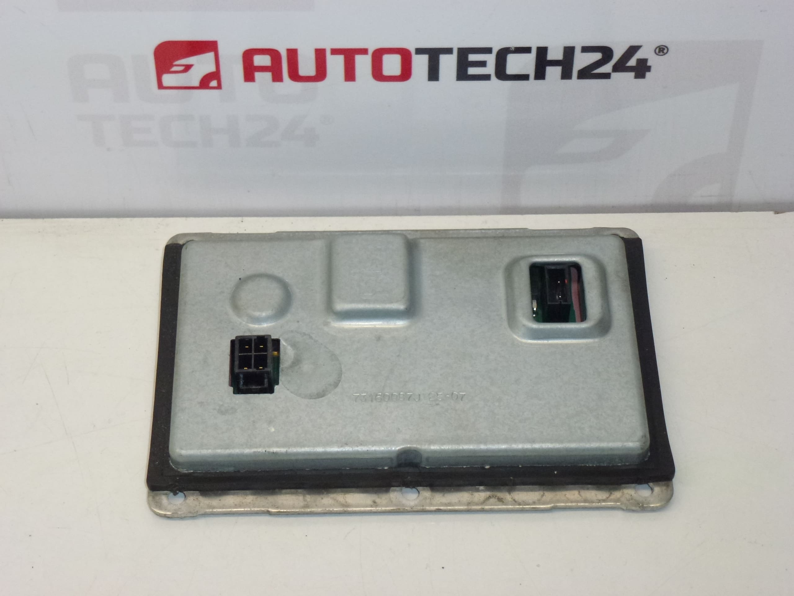 Valeo Xenon Control Unit LAD5GL 89035114 6224F9 - Image 2