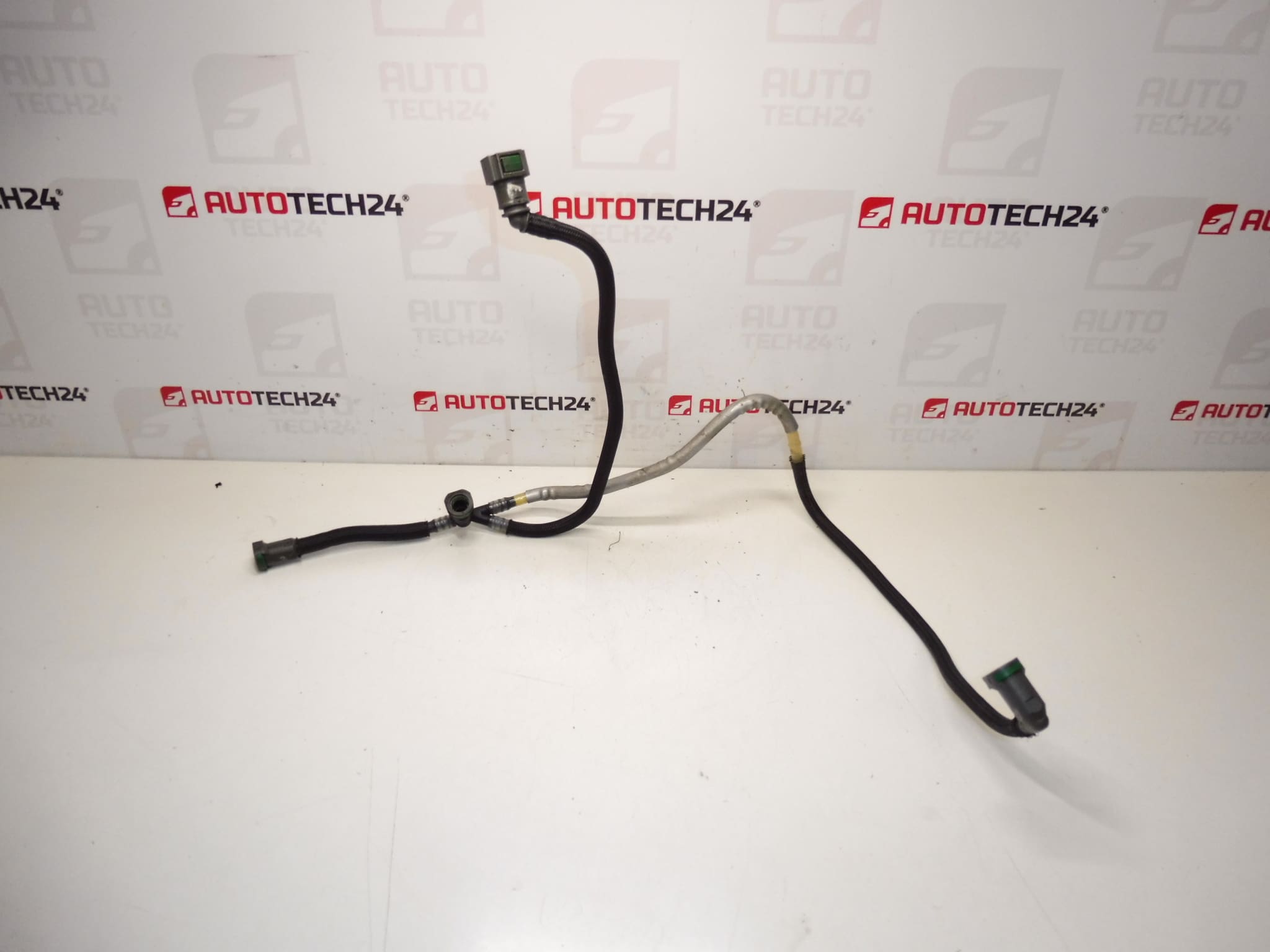 Fuel line Citroën Peugeot 2.2 HDI 1574K9
