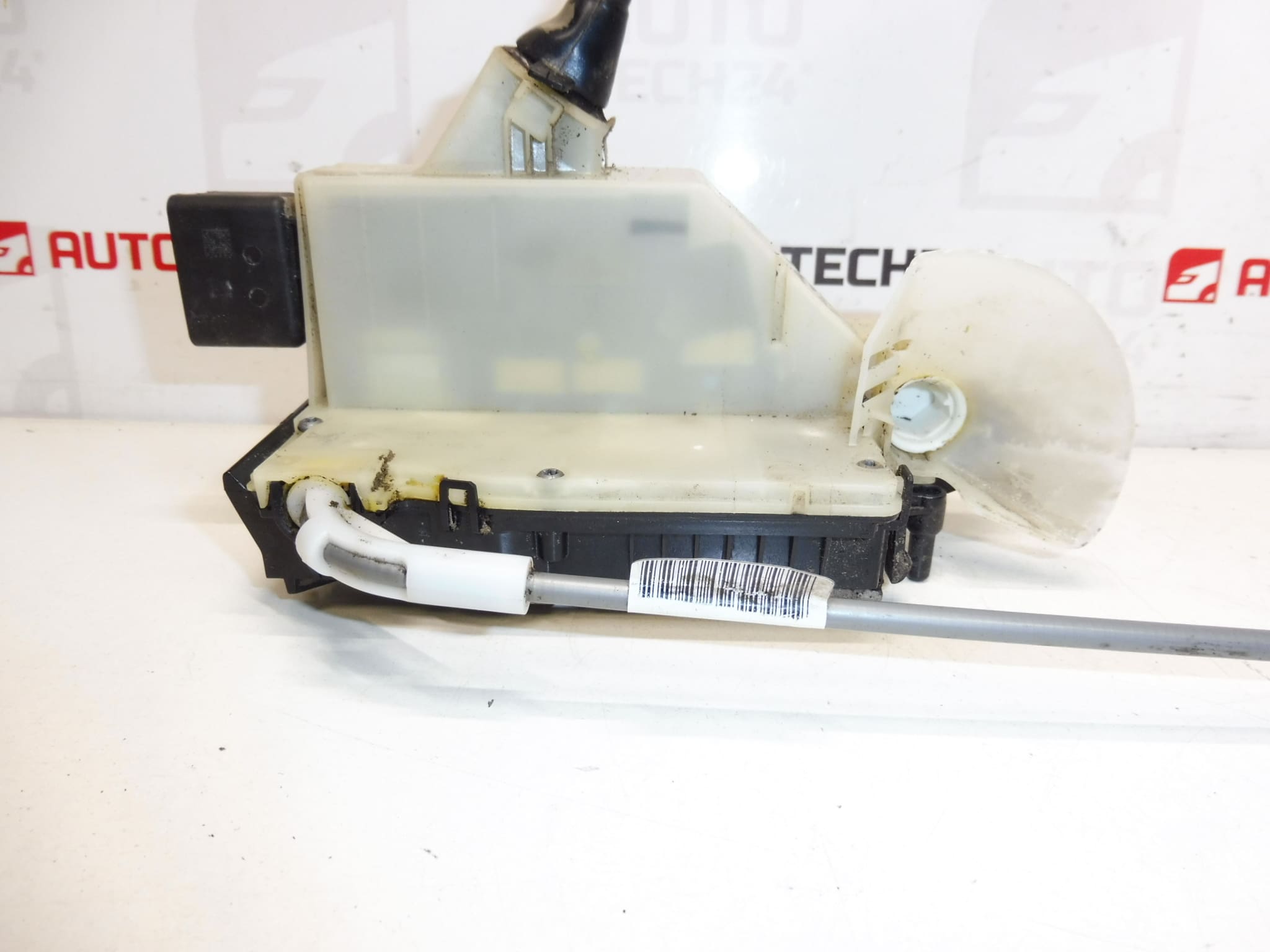 Electric left front door lock (driver's side) for Citroën C4 / DS4 (5-door) - part numbers 9685351380, 9135HQ - Image 2