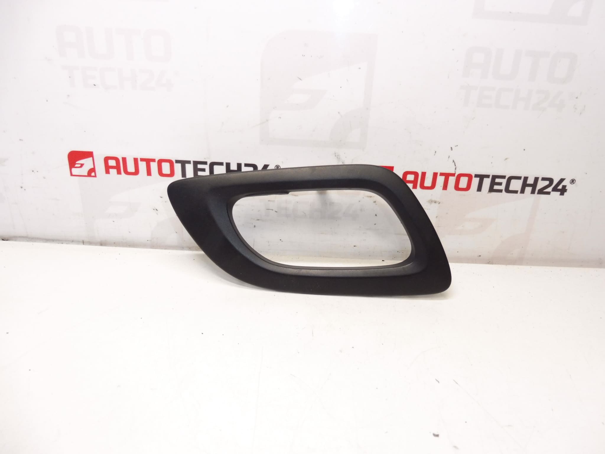 Inner right crank cover Citroën C4 DS4 9671797577 9671949077 9119JX