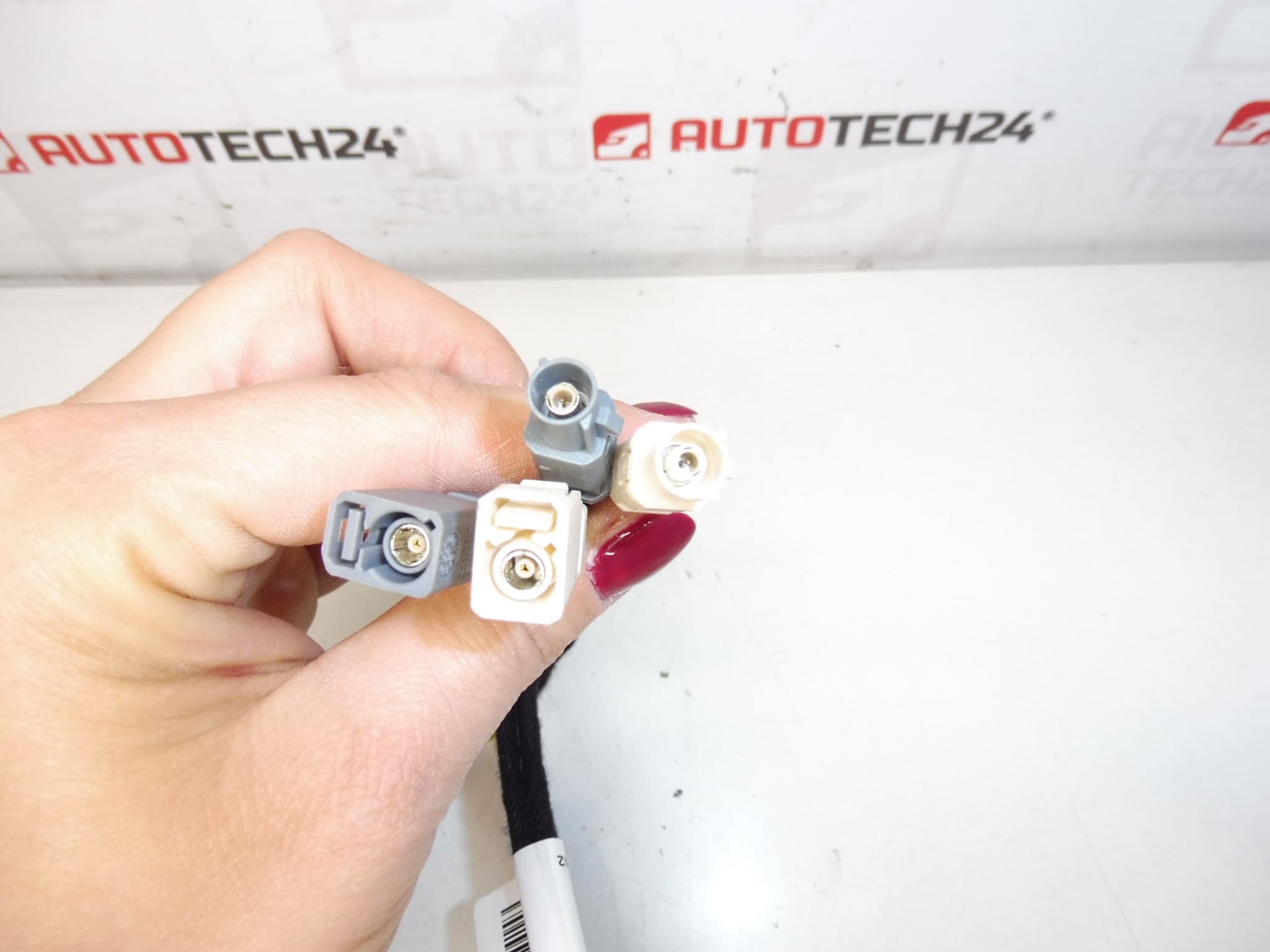 Antenna Wiring Harness for Citroën C4 II B7 and DS4 9675654480 6587C8 - Image 2