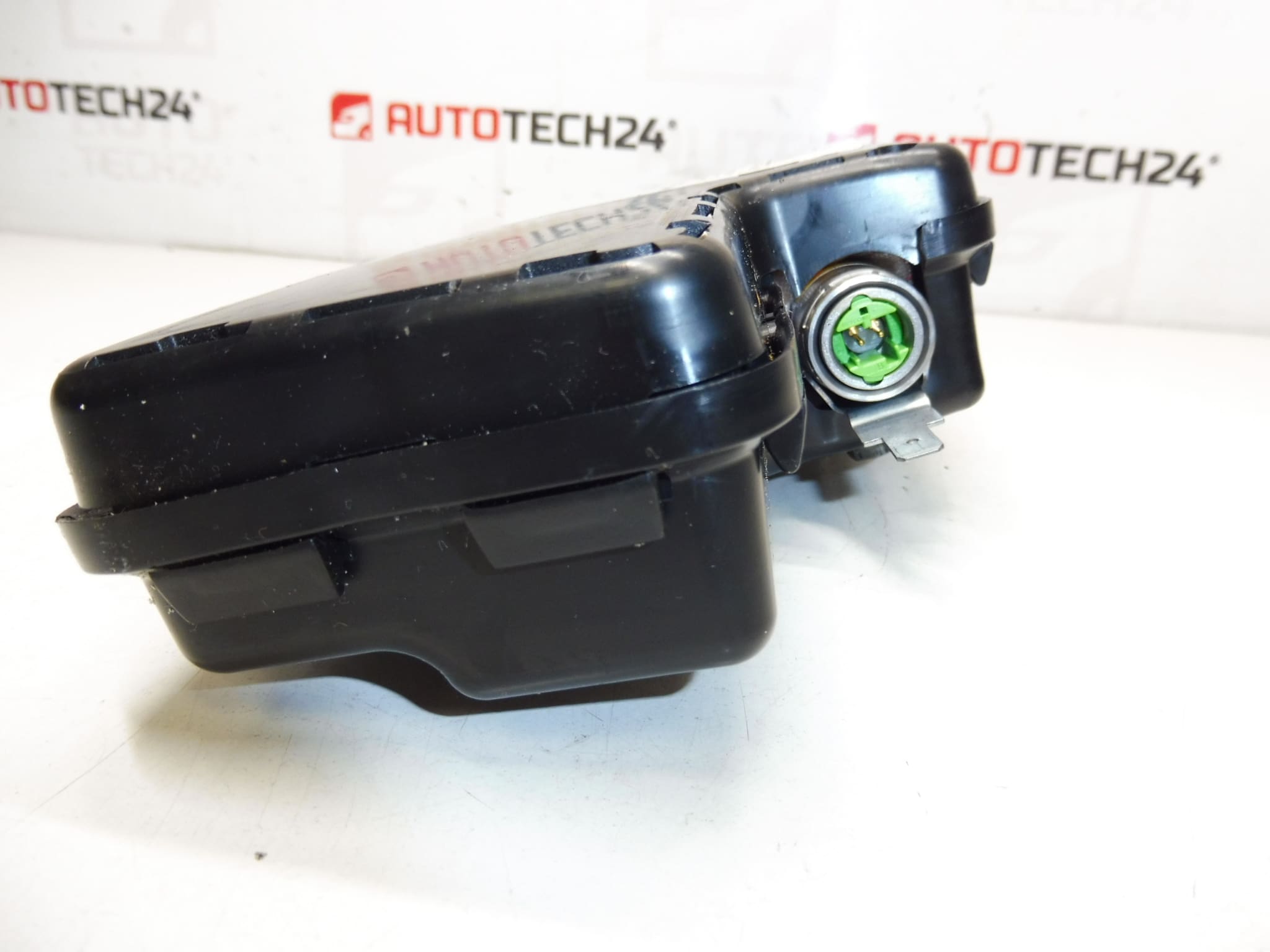 Driver's Airbag Citroen C4 II B7 and DS4 9687158380 - Image 2