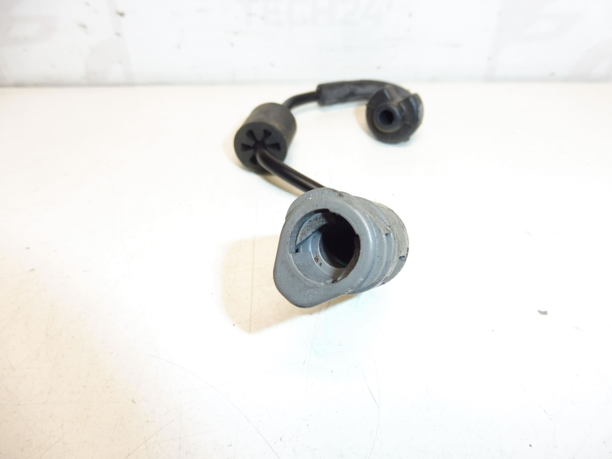 Vacuum hose for Citroen/Peugeot 1.2, Part No. 9804306280 - Image 2