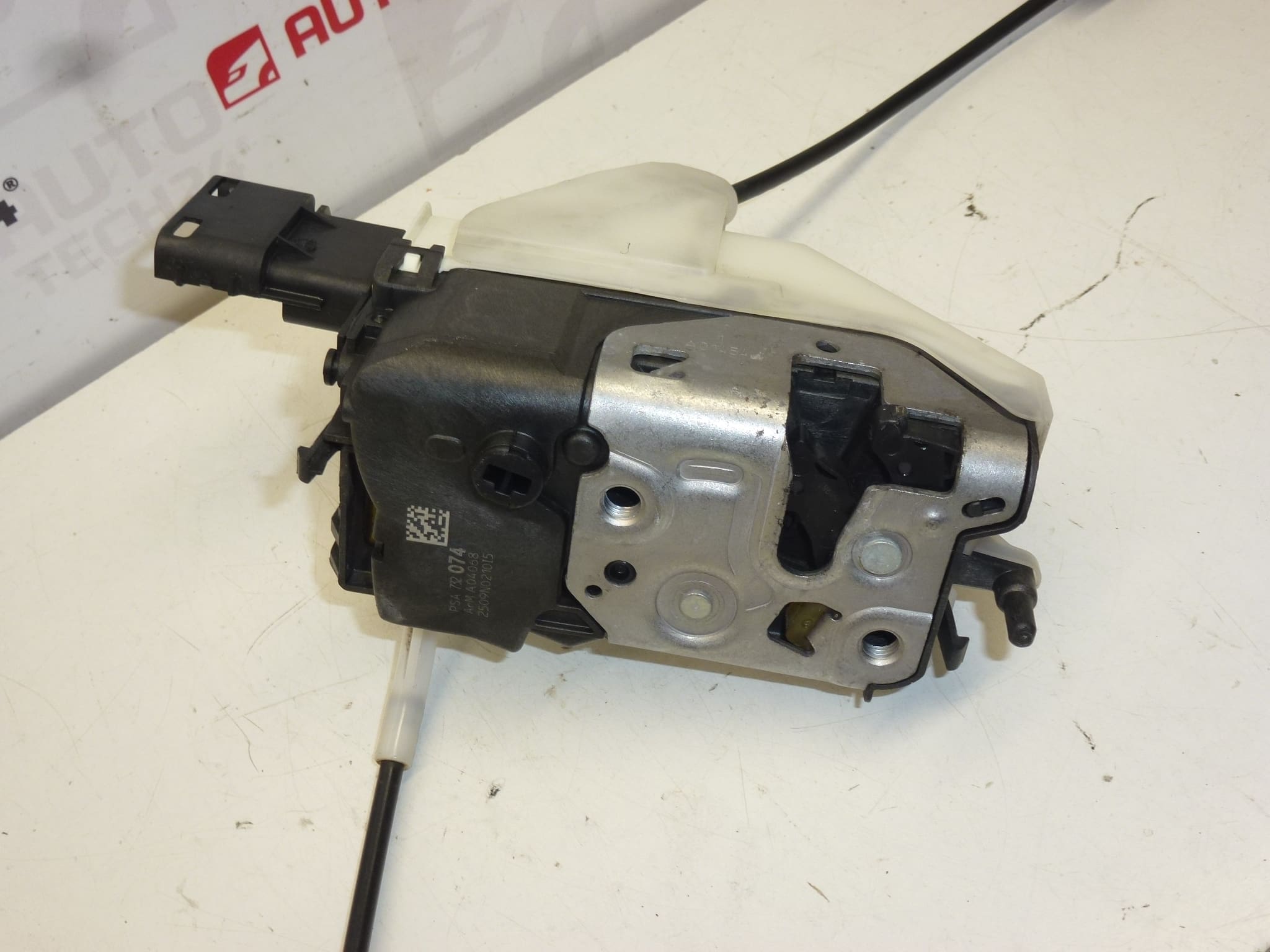 Right Front Door Lock Peugeot 308 732074 9136CR - Image 2