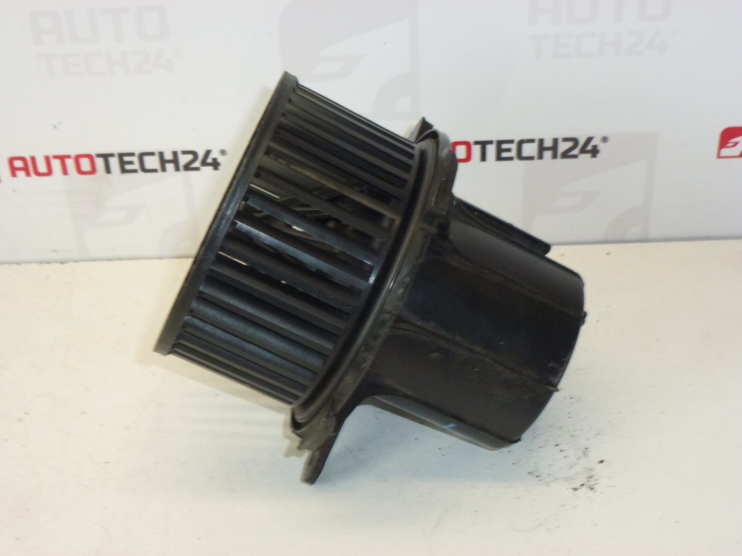 Used heater blower motor for Citroën C4 and Peugeot 307 II, part numbers U2331001, 6441S6 - Image 2