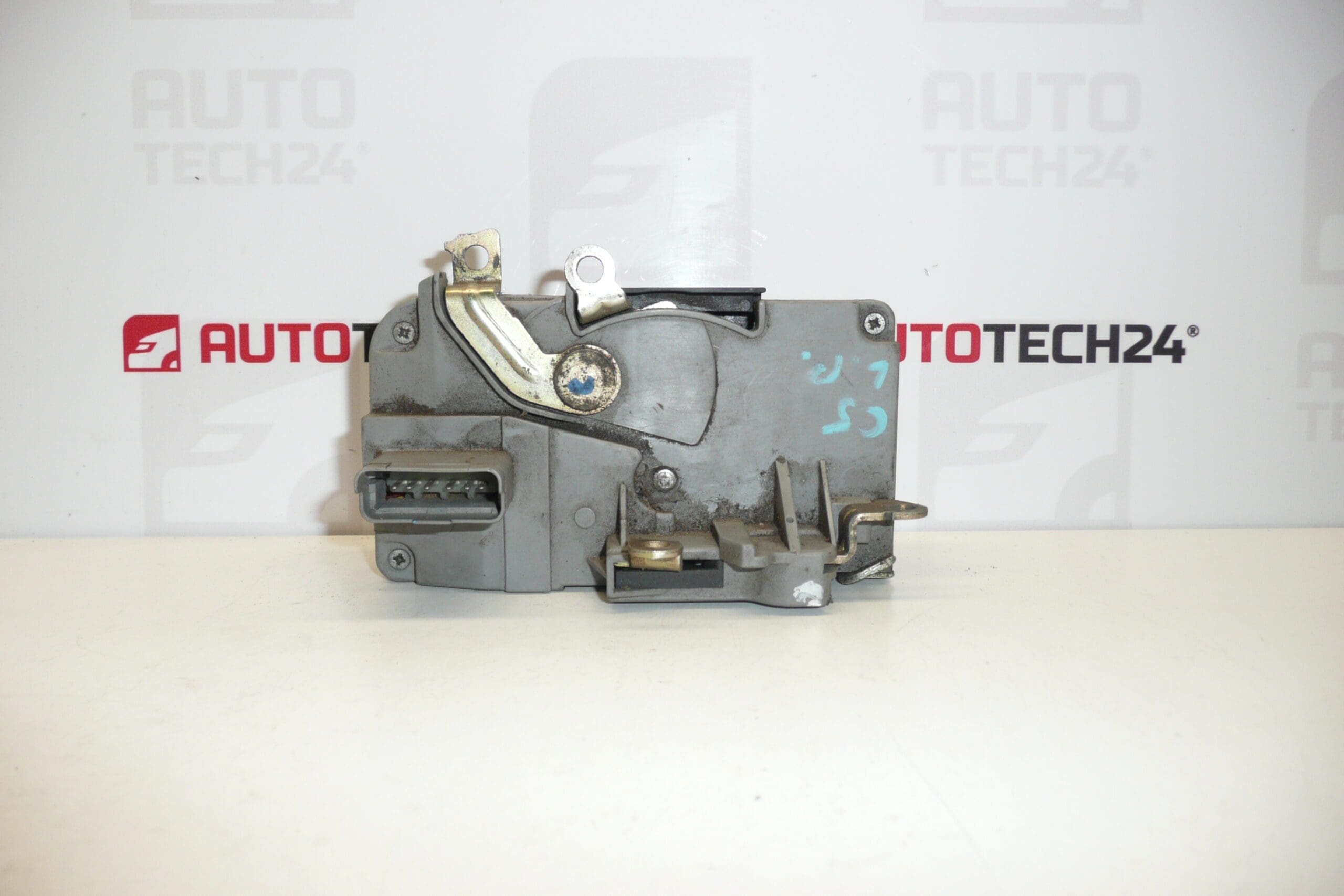 Left Front Power Door Lock Actuator for Citroën C5 I and II (9135J1) - Image 2