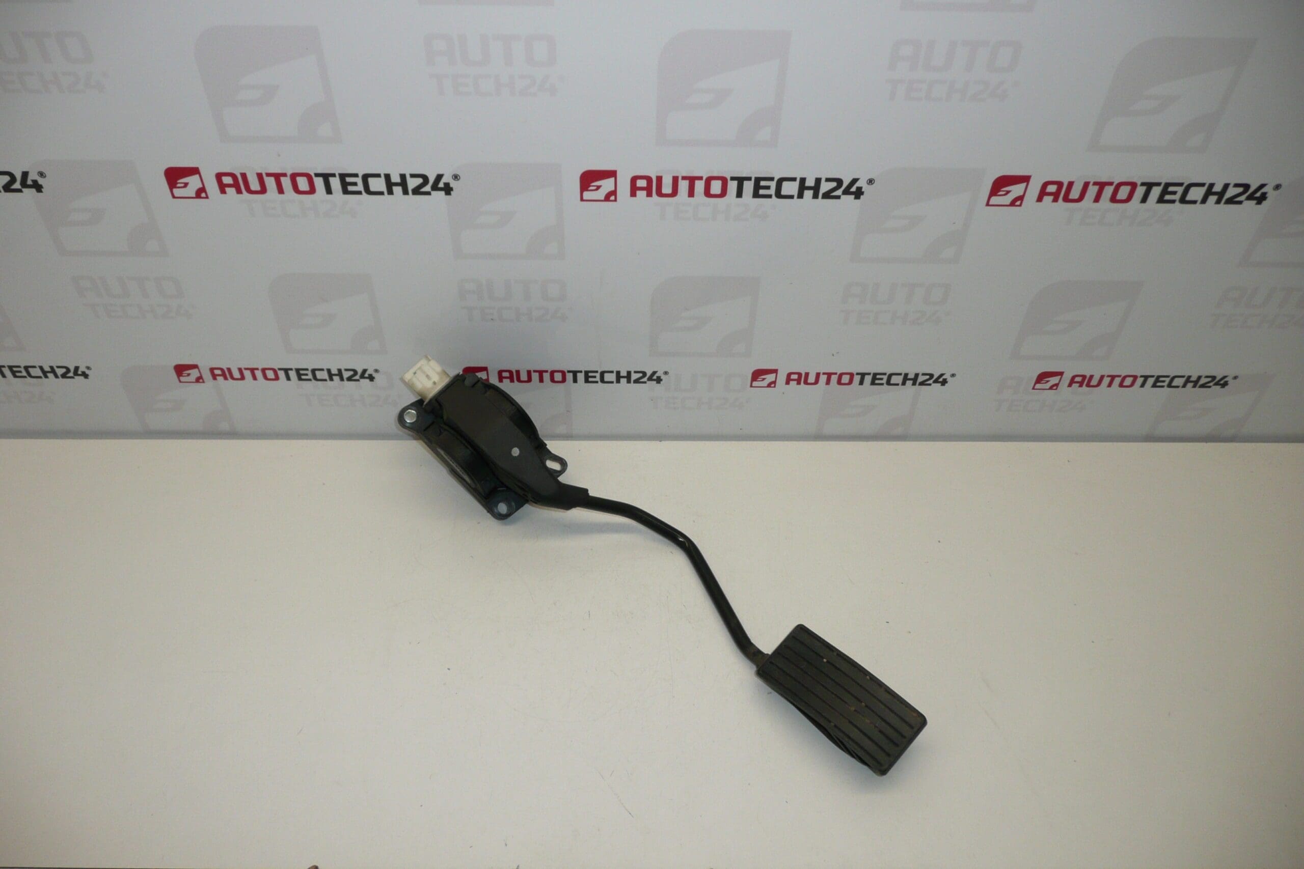 Gas pedal Citroën Peugeot Bosch 0280752241 9644939680 1601N5