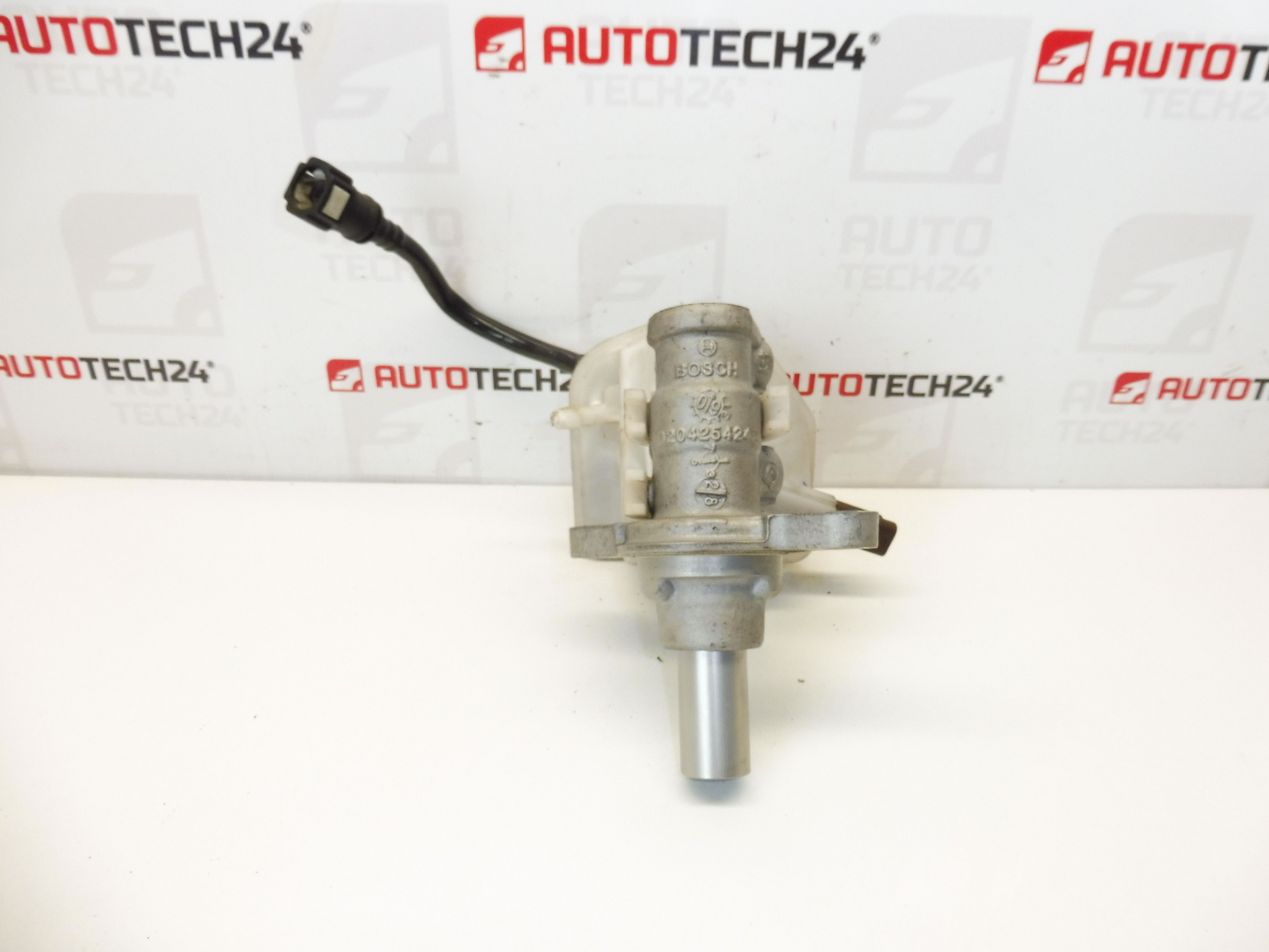 Master brake cylinder Citroën Peugeot 0204254242 4601V1