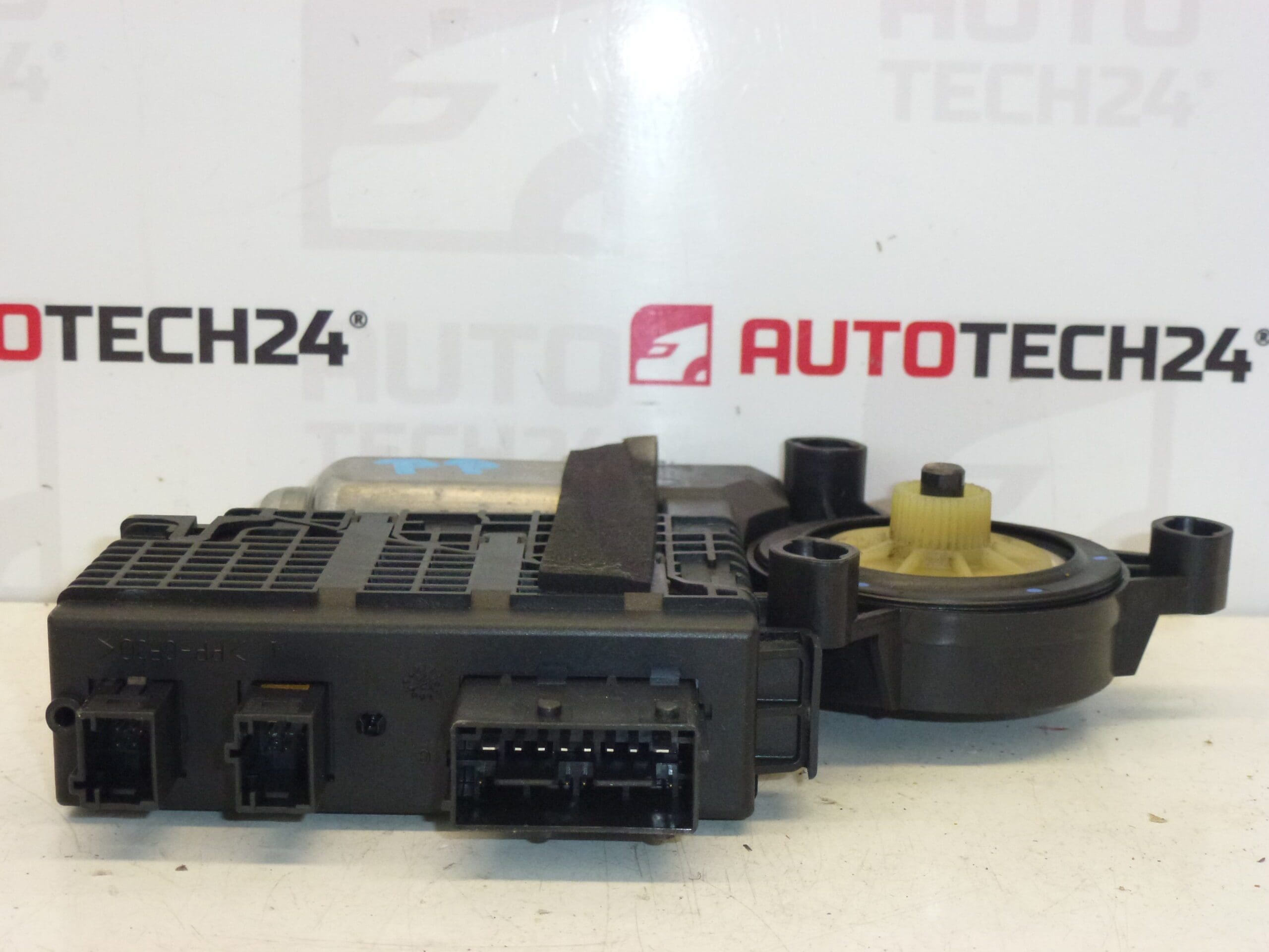 Right Front Window Regulator Motor Citroën C4 Picasso 9682495580 - Image 2