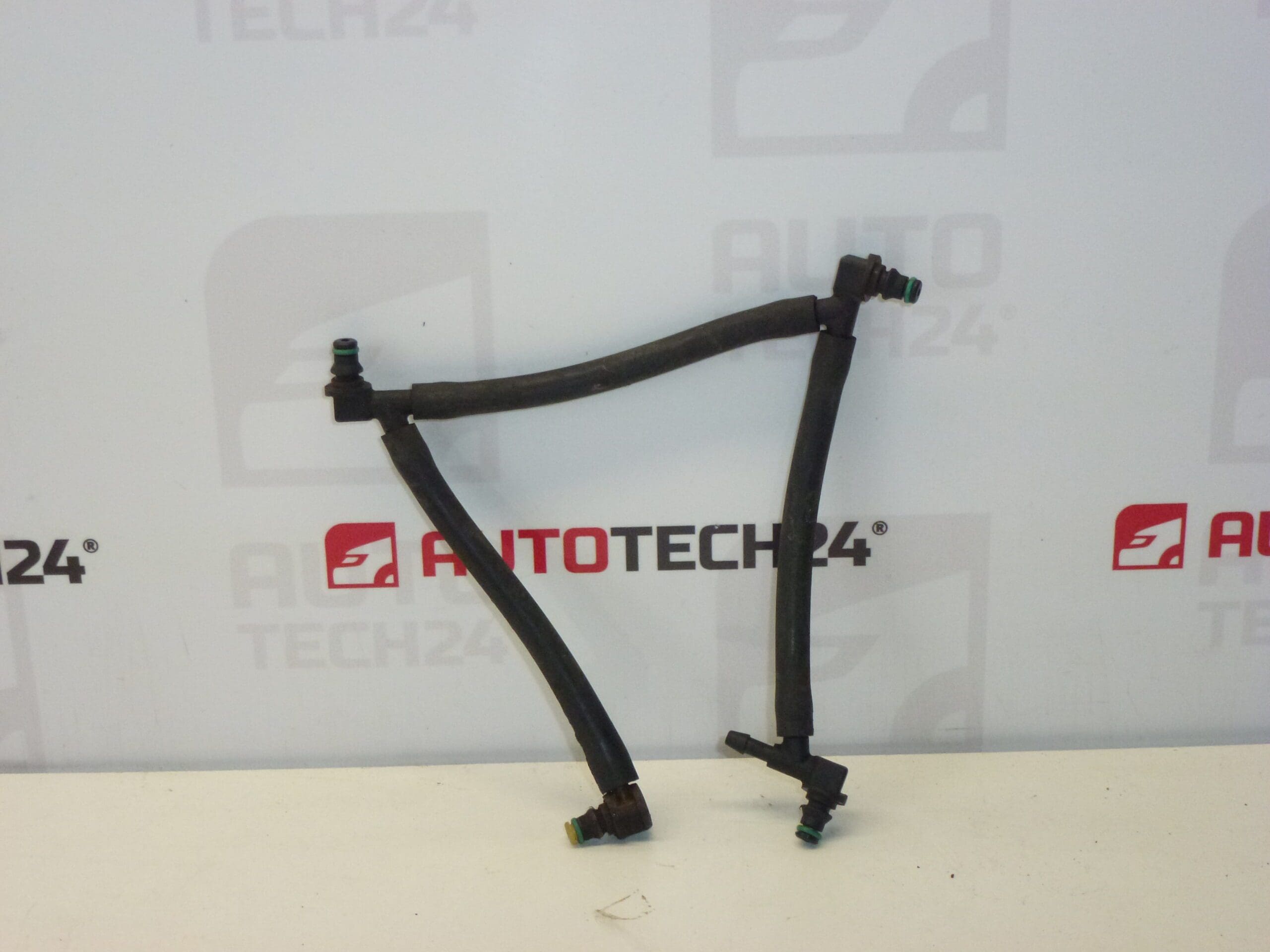 Overflow hose Citroën Peugeot 1574Q1