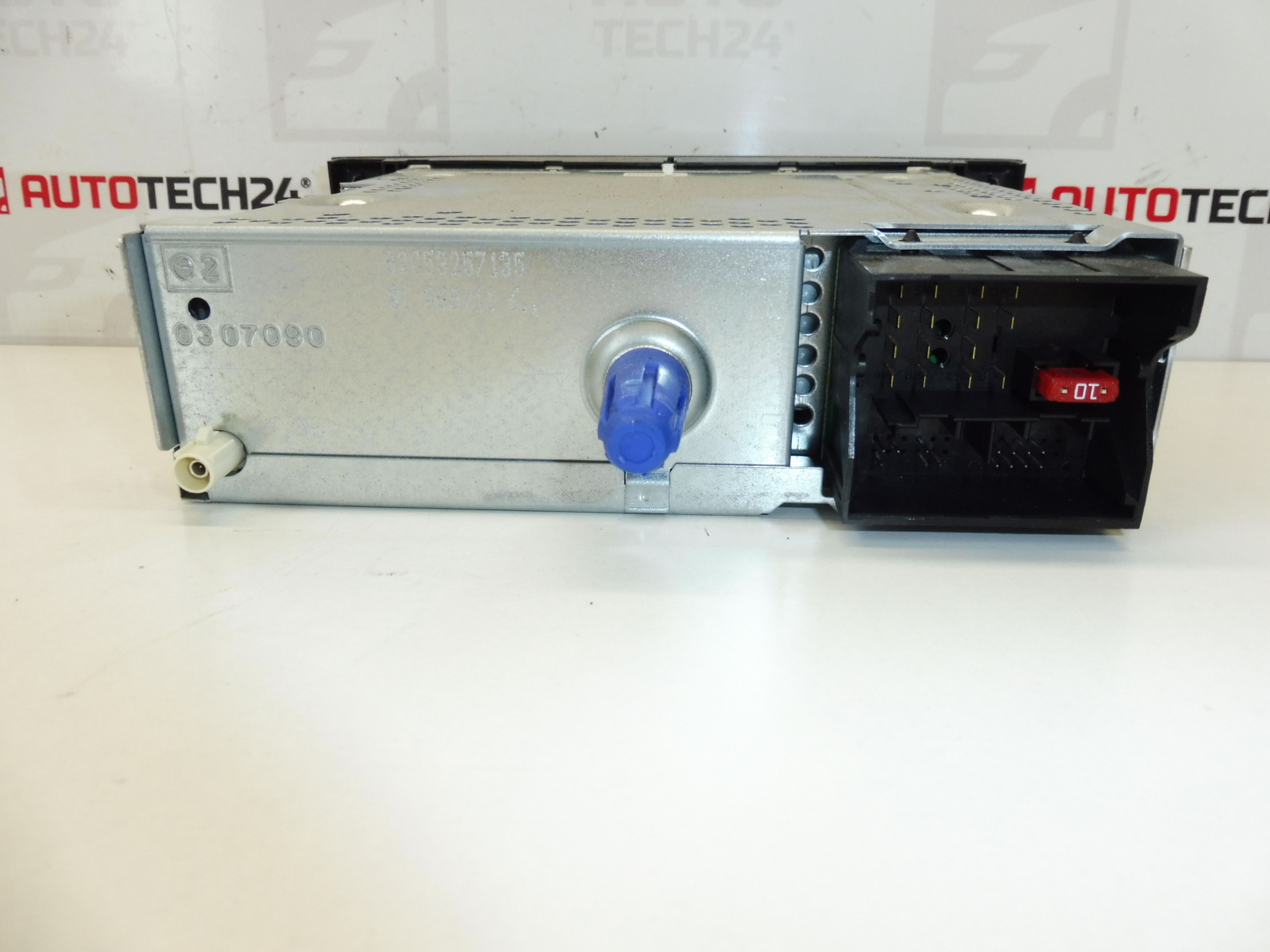 Car radio CD Continental RD4N1M Peugeot 308 96766652XH 6574QR