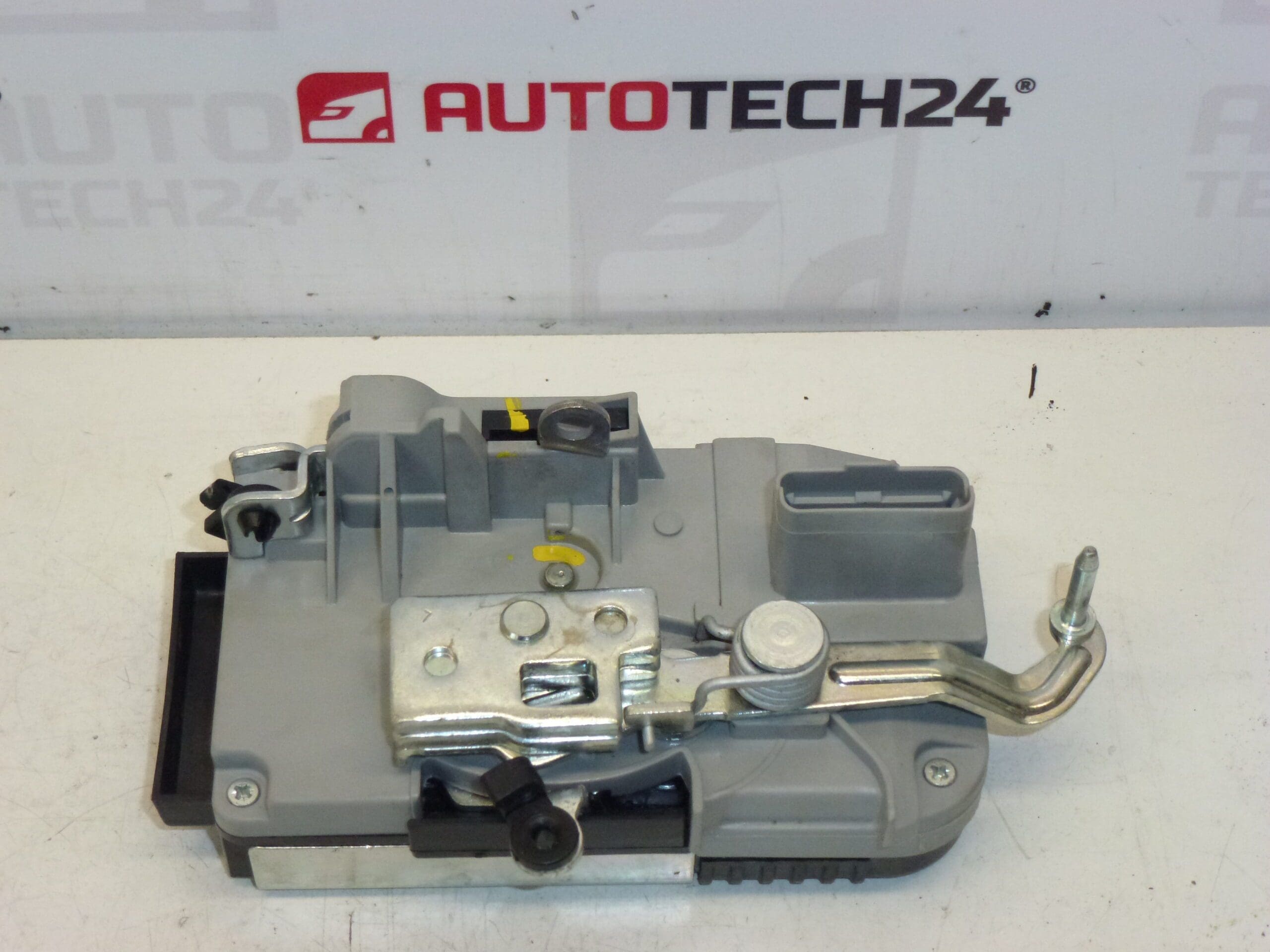 Left Front Electric Door Lock for Citroën/Peugeot 9135L4 - Image 2