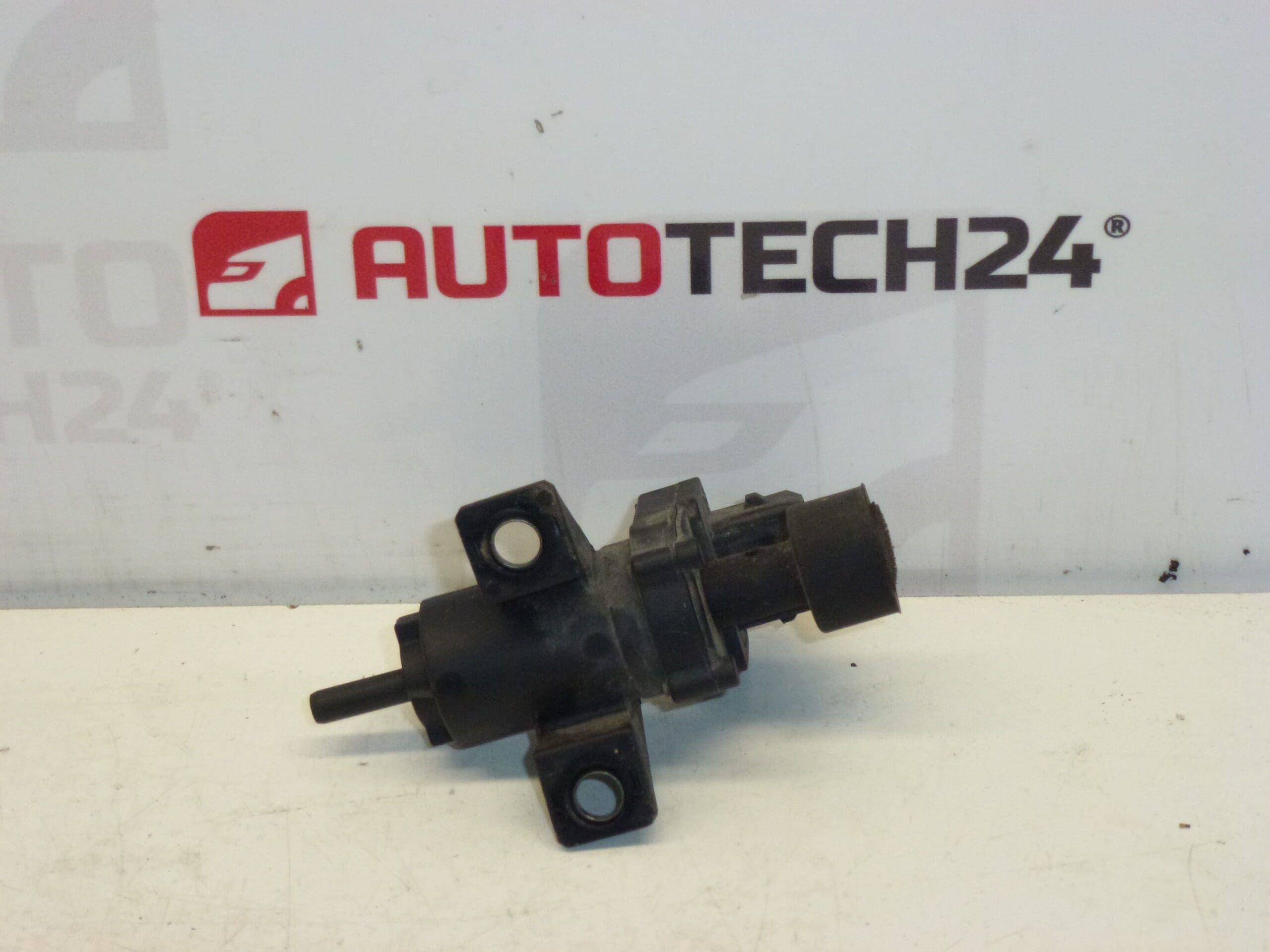 Vacuum valve Citroën Peugeot EATON 1951510 1628CH