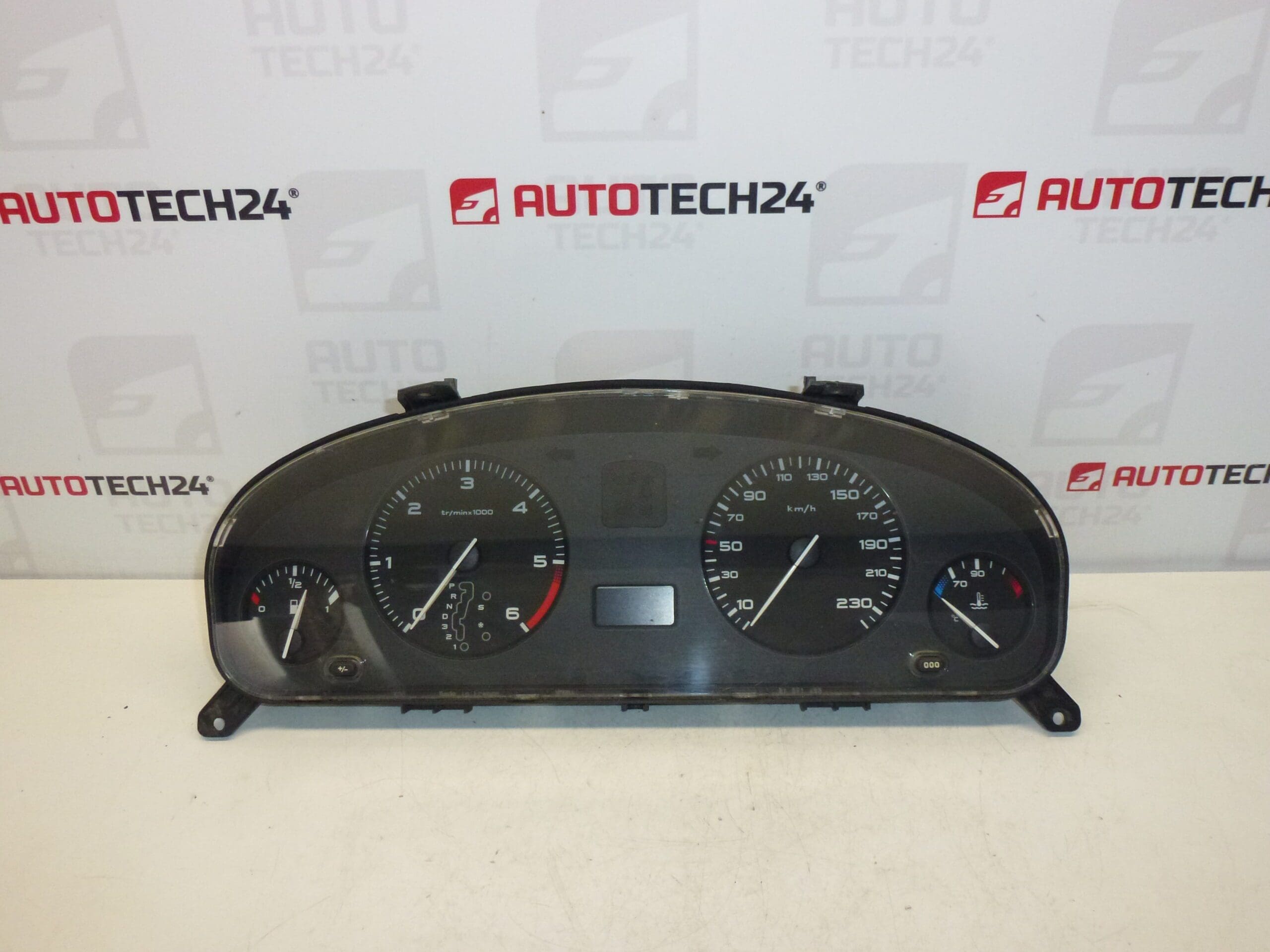 Speedometer Peugeot 406 2.0 HDI automatic 9644232180