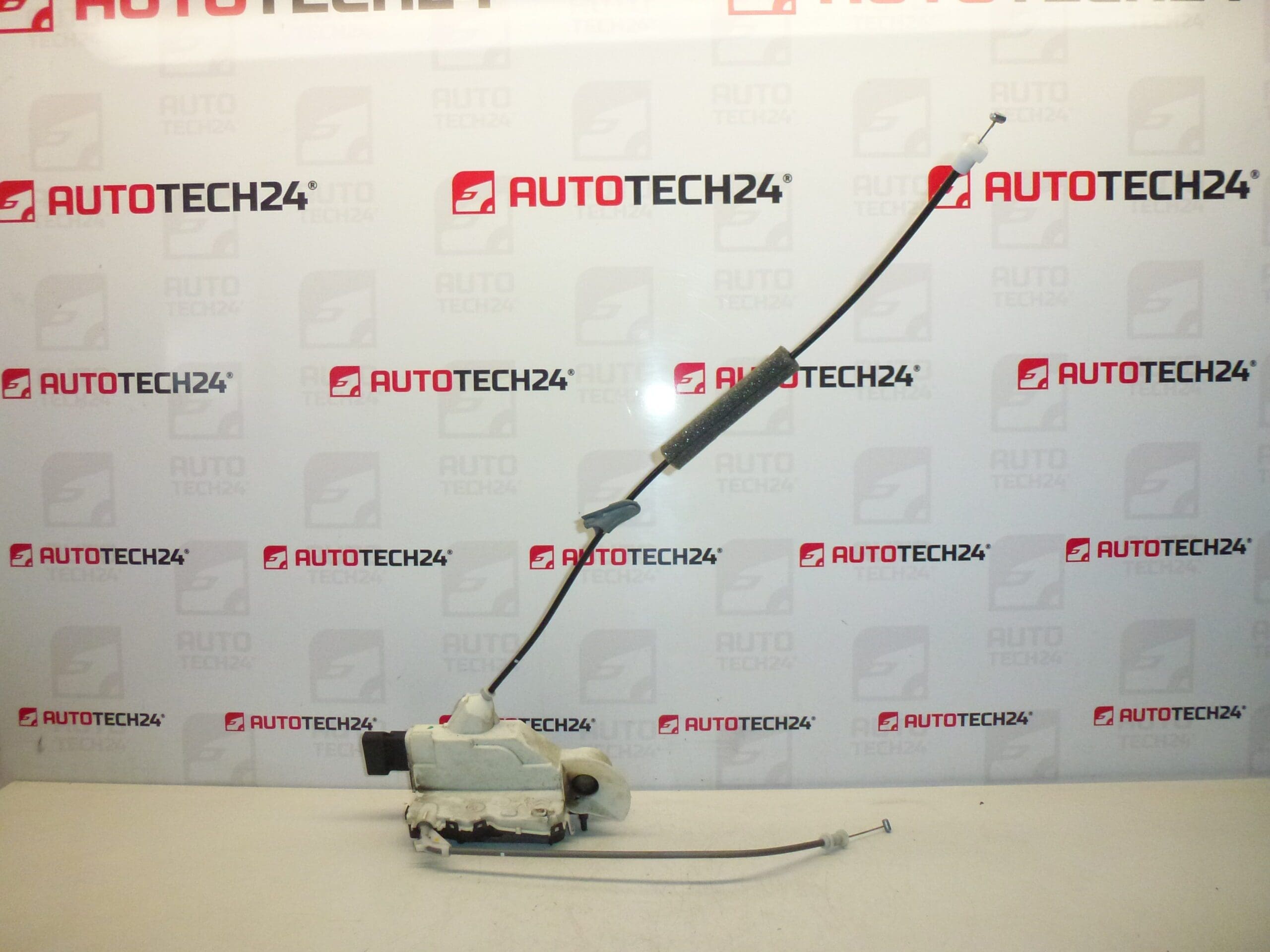 Left front door lock Citroën Peugeot 9675505180 755051