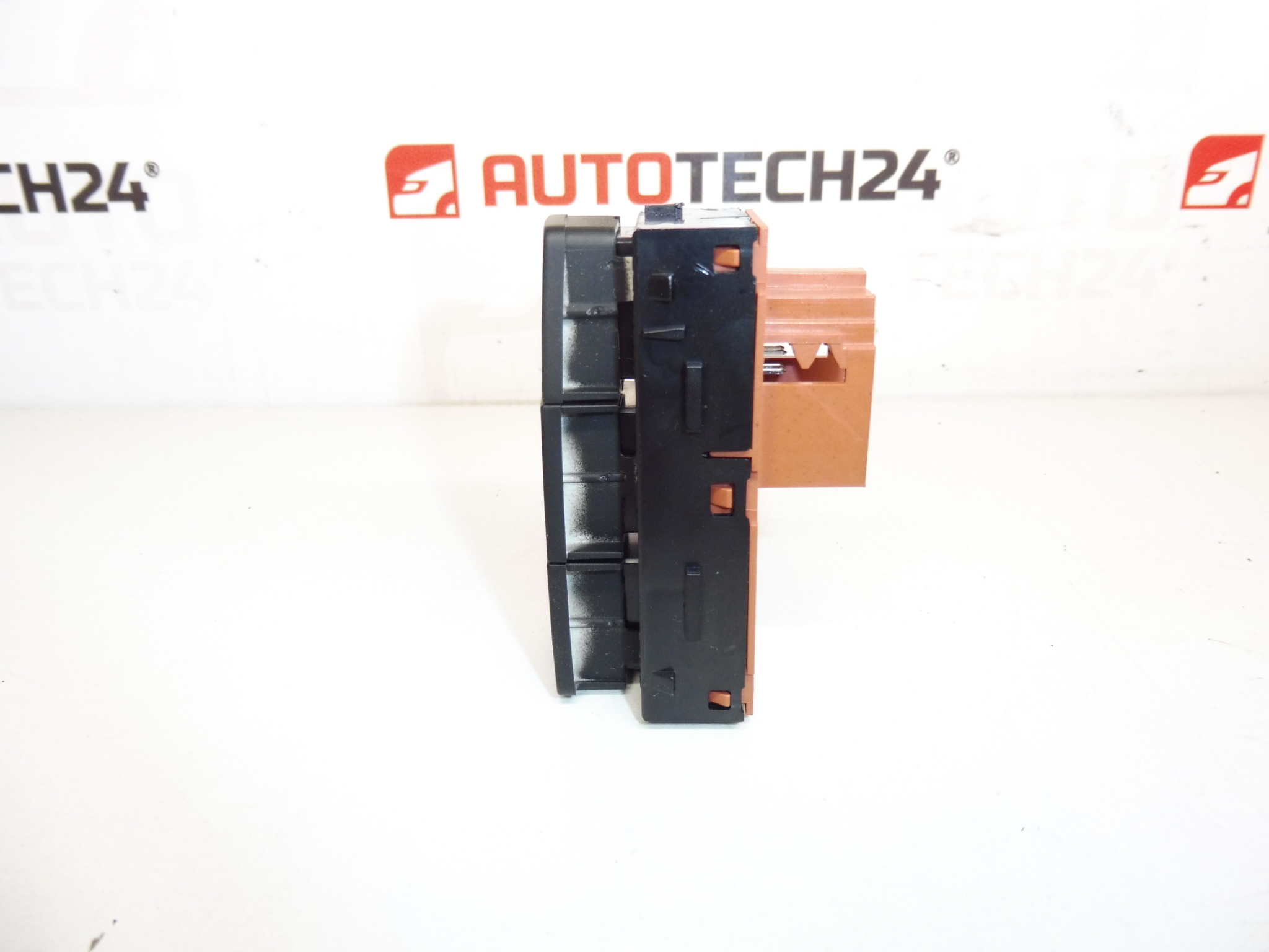 ESP switch, central locking, PDC Citroën C3 Picasso 96631922ZD