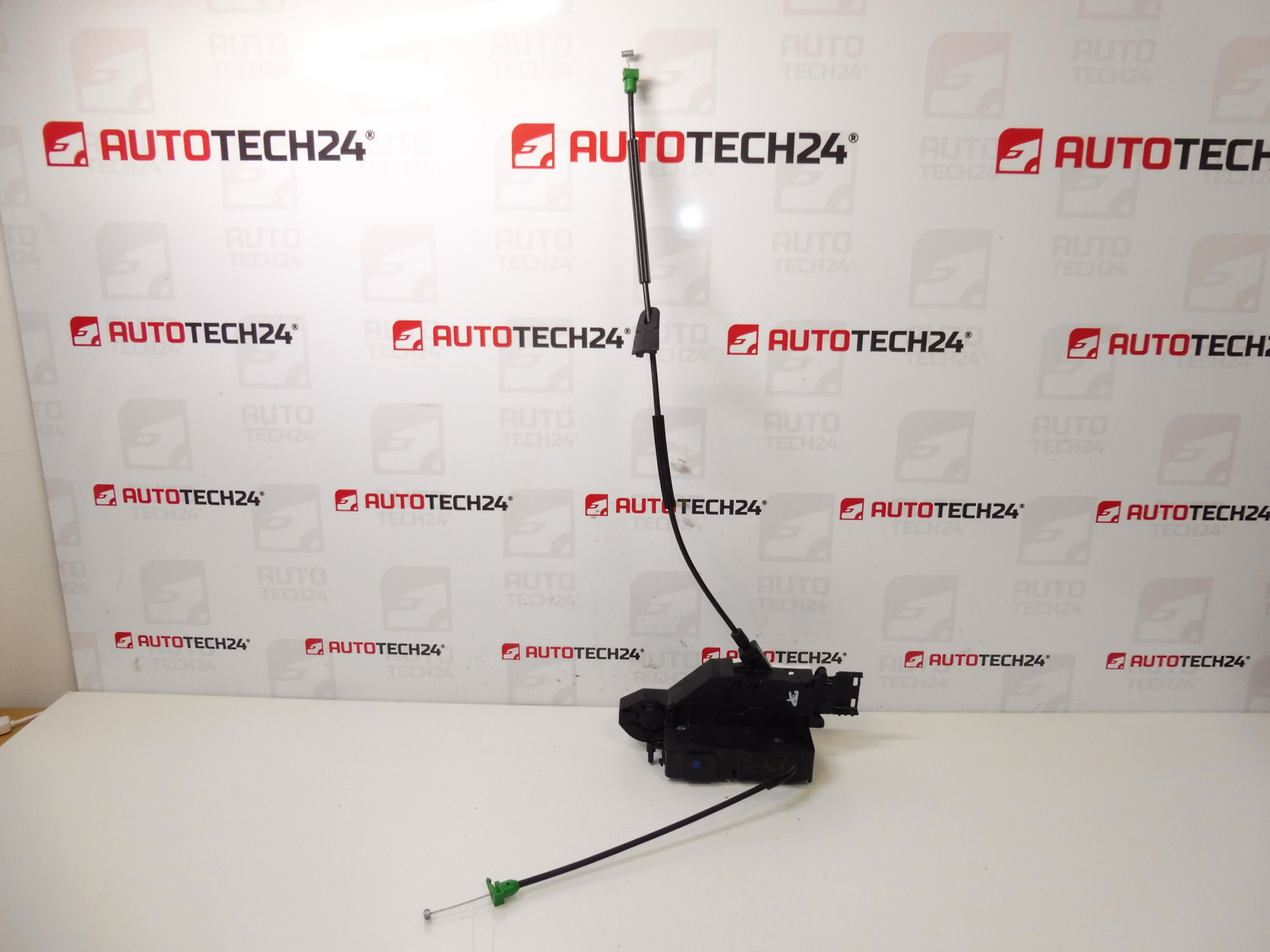 Right front door lock Citroën C3 Picasso 9136FH