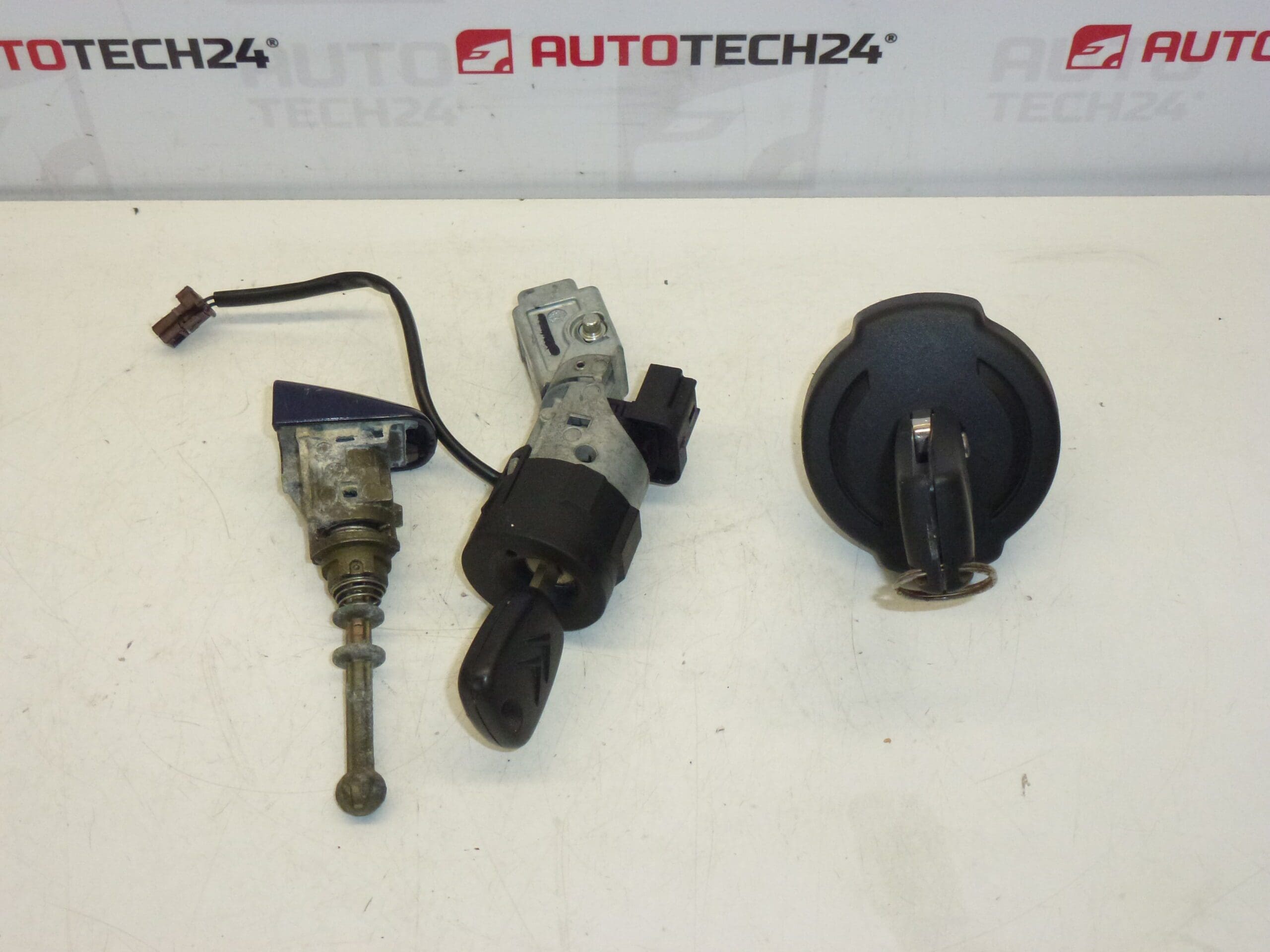 Set of locks + 2 keys Citroën C4 4162EP