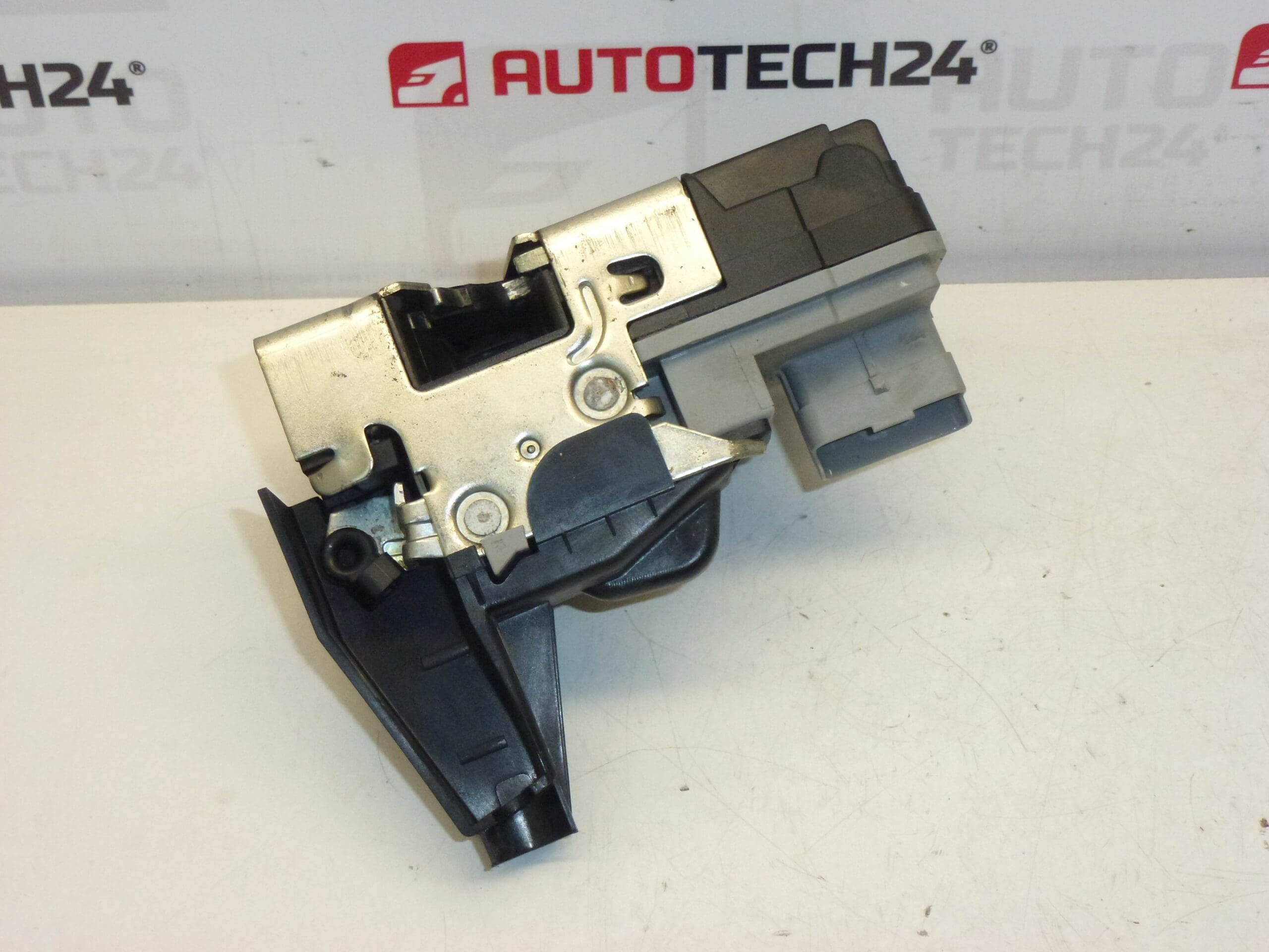 Left front door driver Peugeot 307 9135Z0