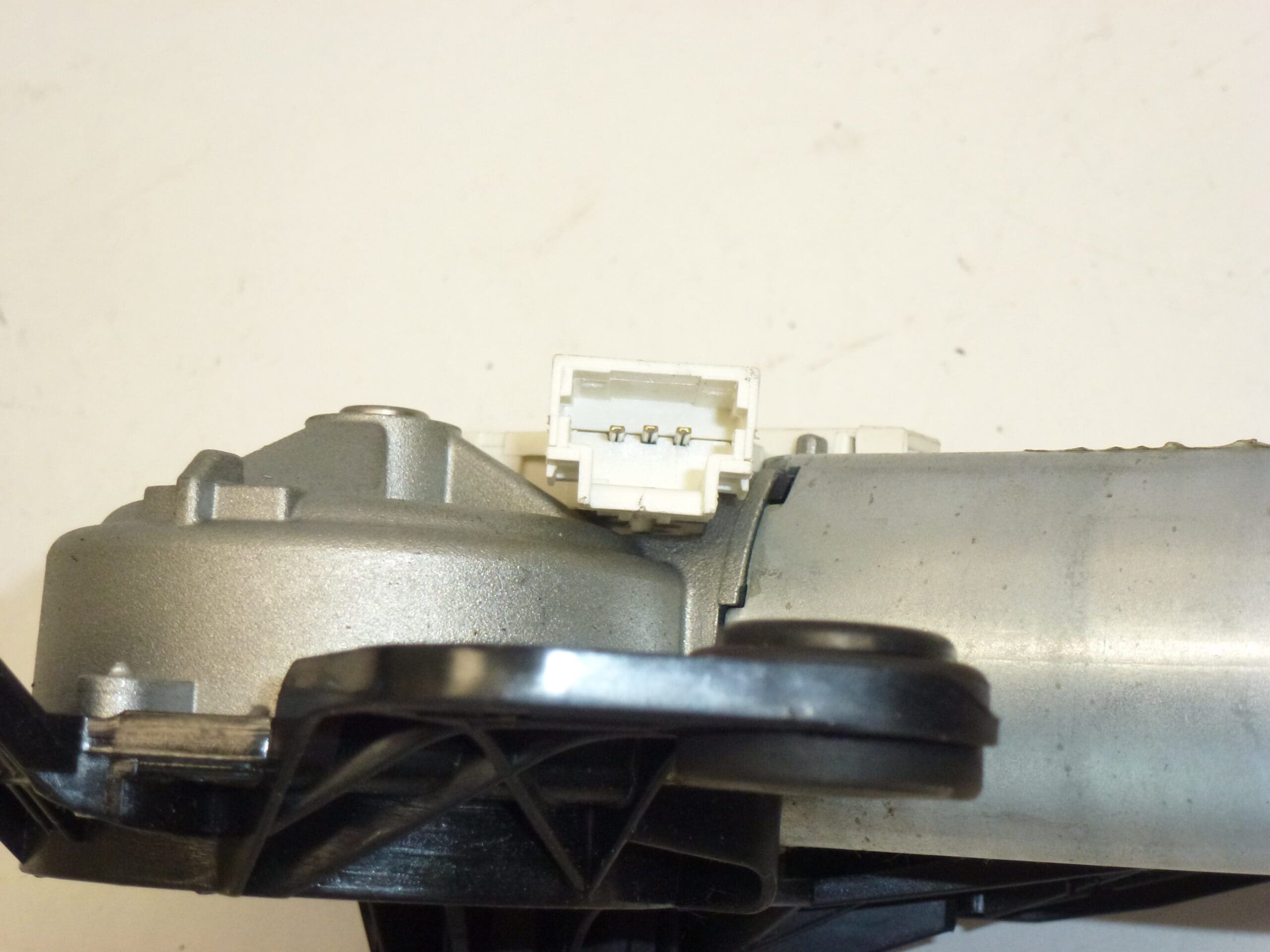 Wiper Motor Peugeot 307 9640961380 53015712 6405L9