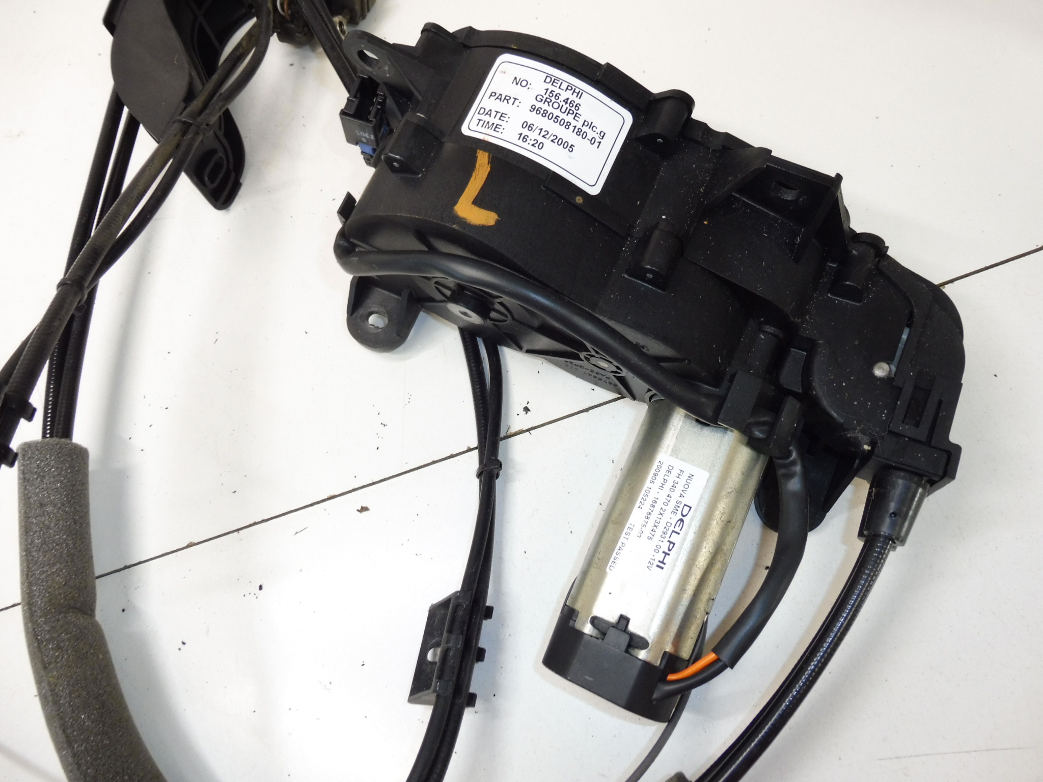 Peugeot 1007 driver's electric drive 9680508180 9137C1 9137A9