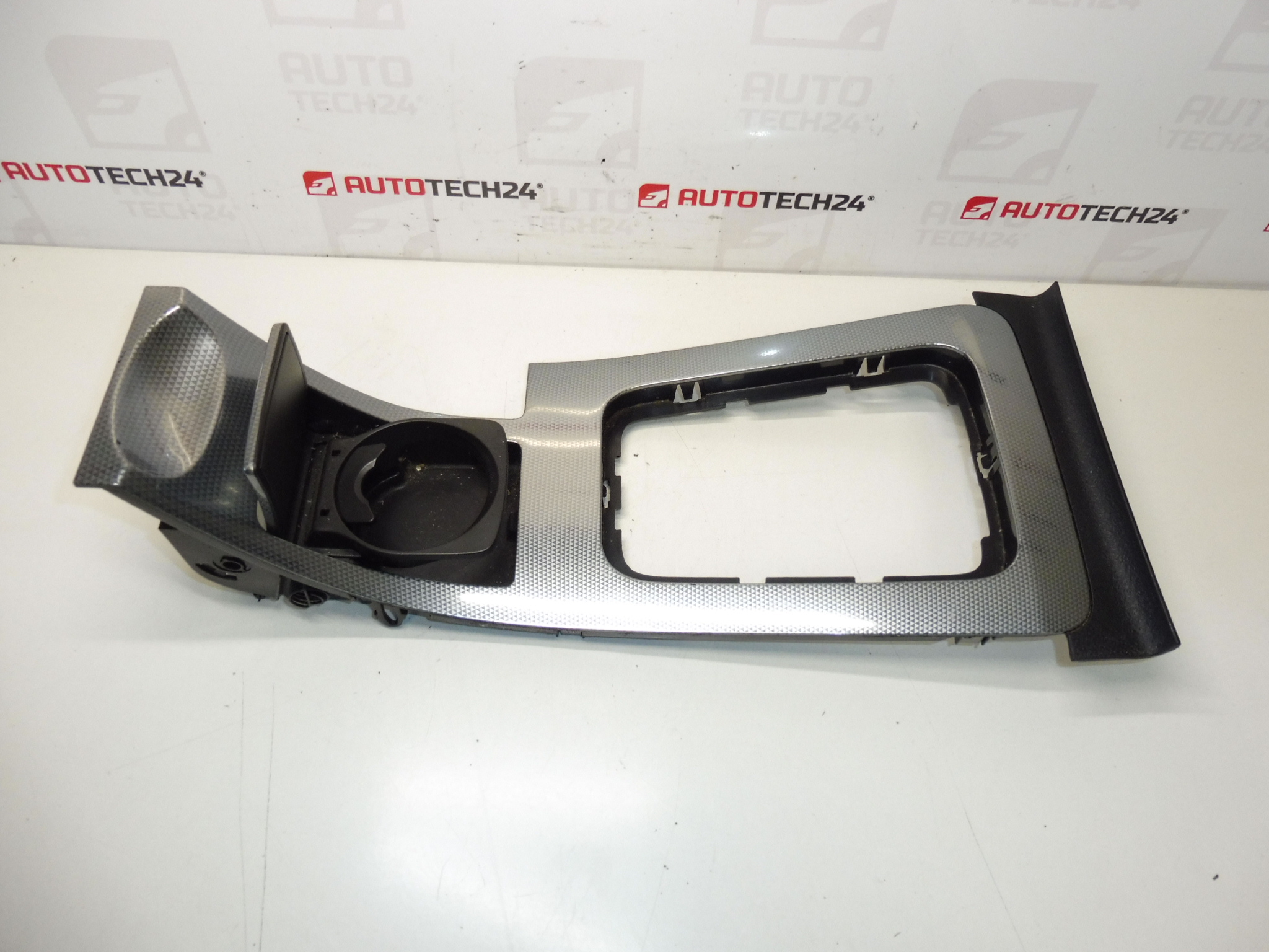 Peugeot 407 center panel cover 9646824577 7589A4