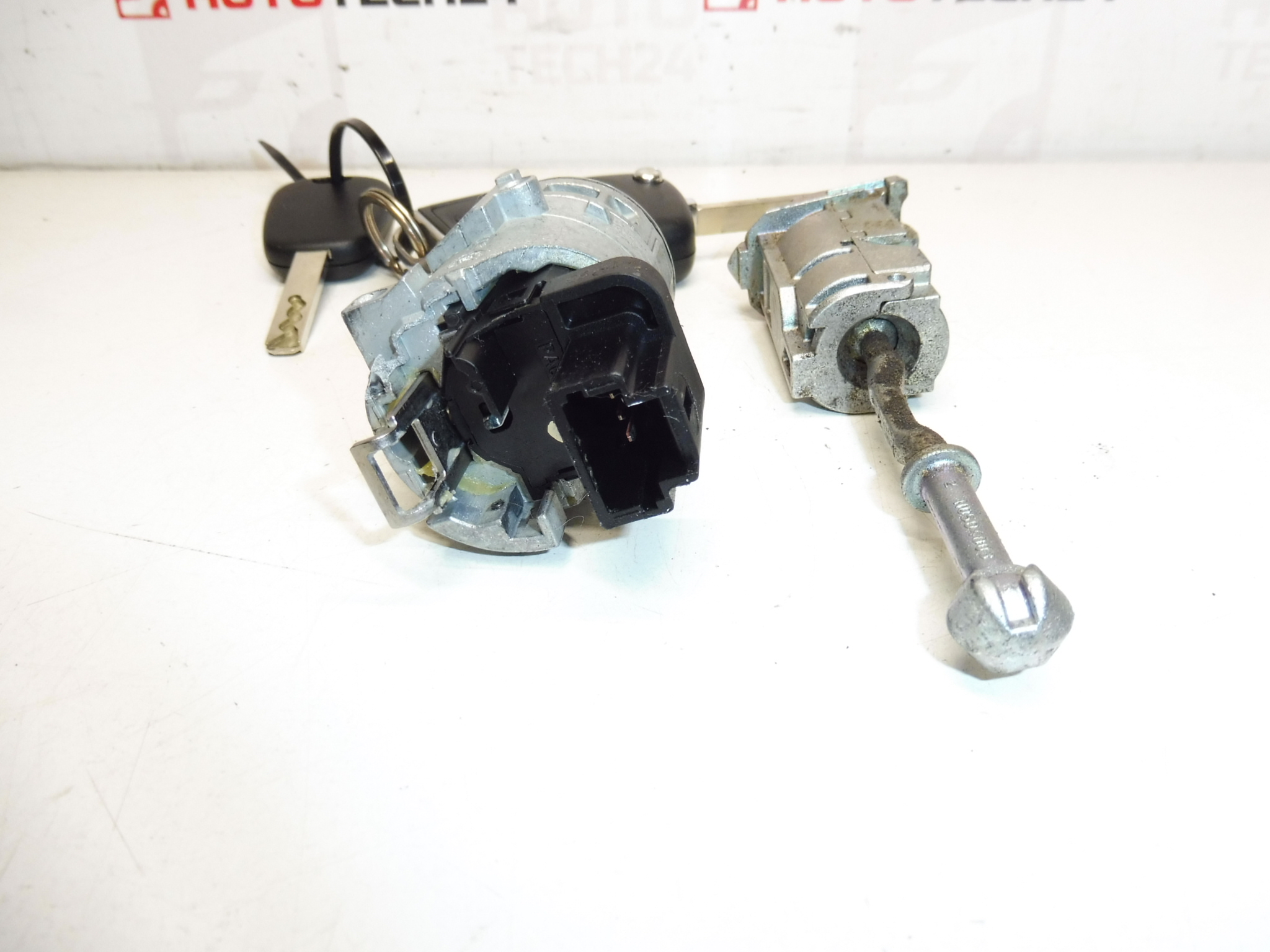 Set of locks and 2 keys Citroën 9801984780 4162PT