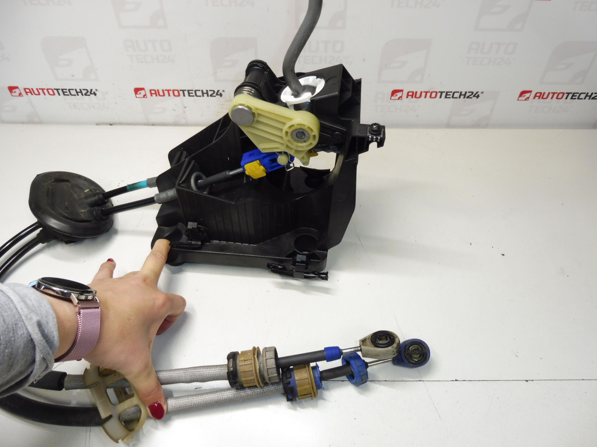 Shift lever and cables Citroën C4 II DS4 2400NG