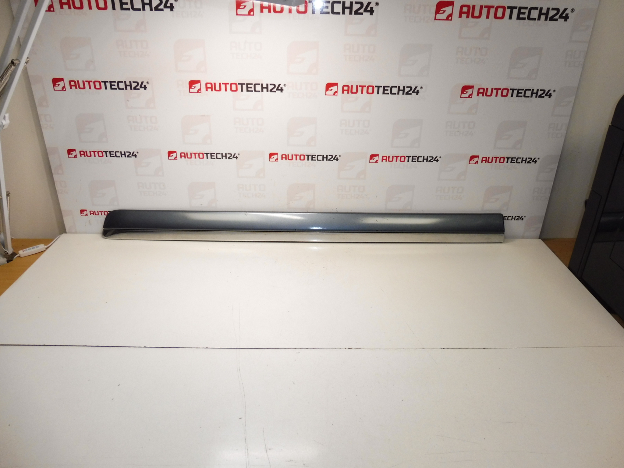 Right front door molding Citroen C8 Peugeot 807 EZW 1401028477 8545GJ