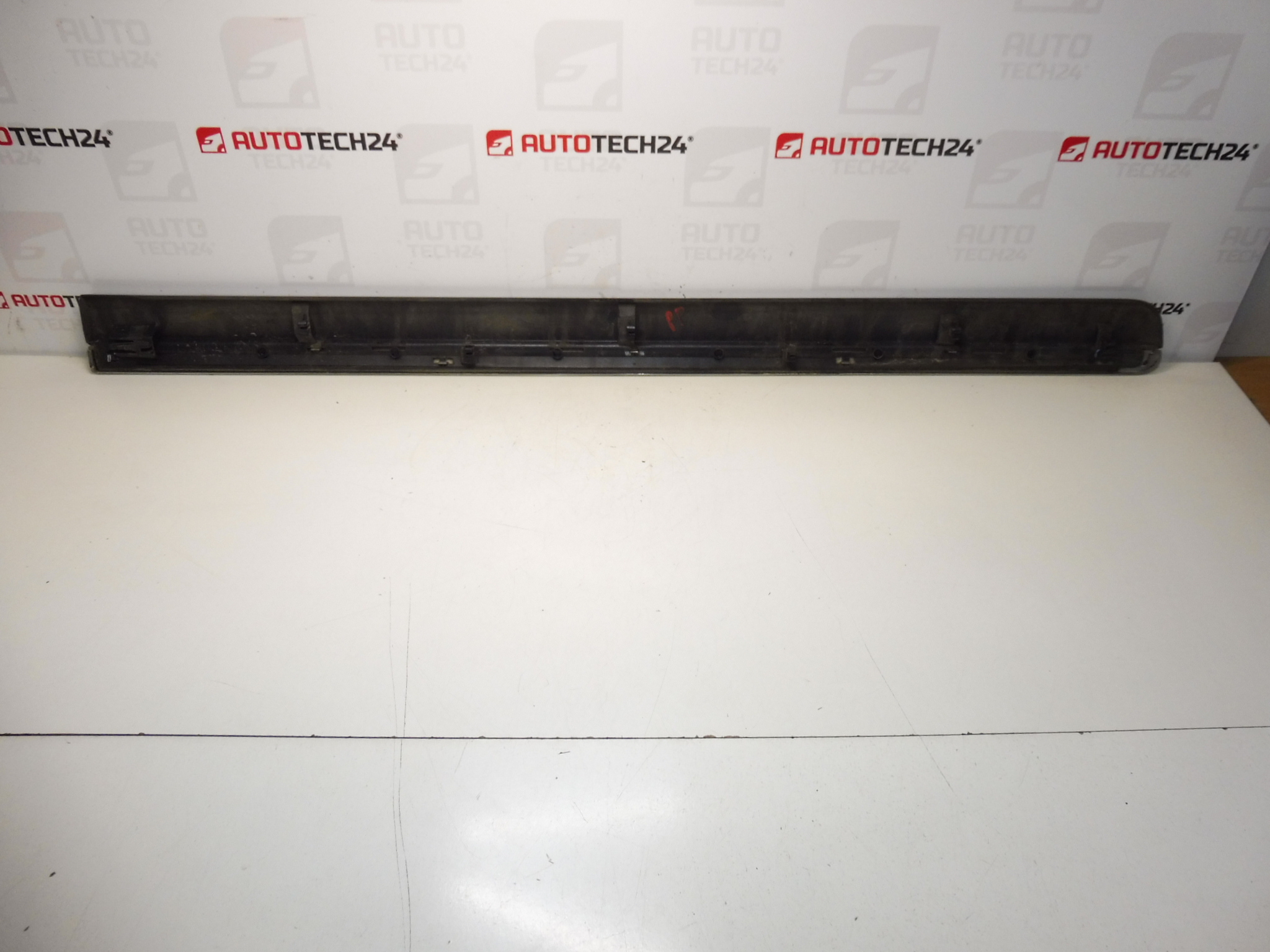 Right front door molding Citroen C8 Peugeot 807 EZW 1401028477 8545GJ