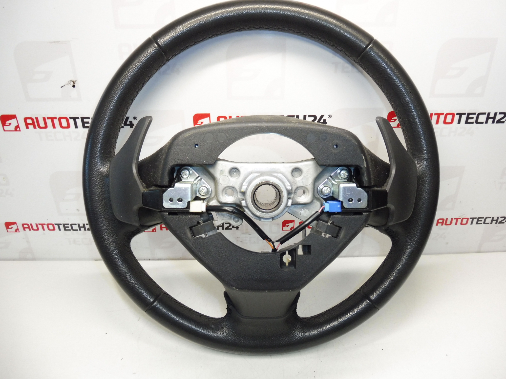 Citroen C1 Peugeot 107 45180-040-B 16080411 steering wheel