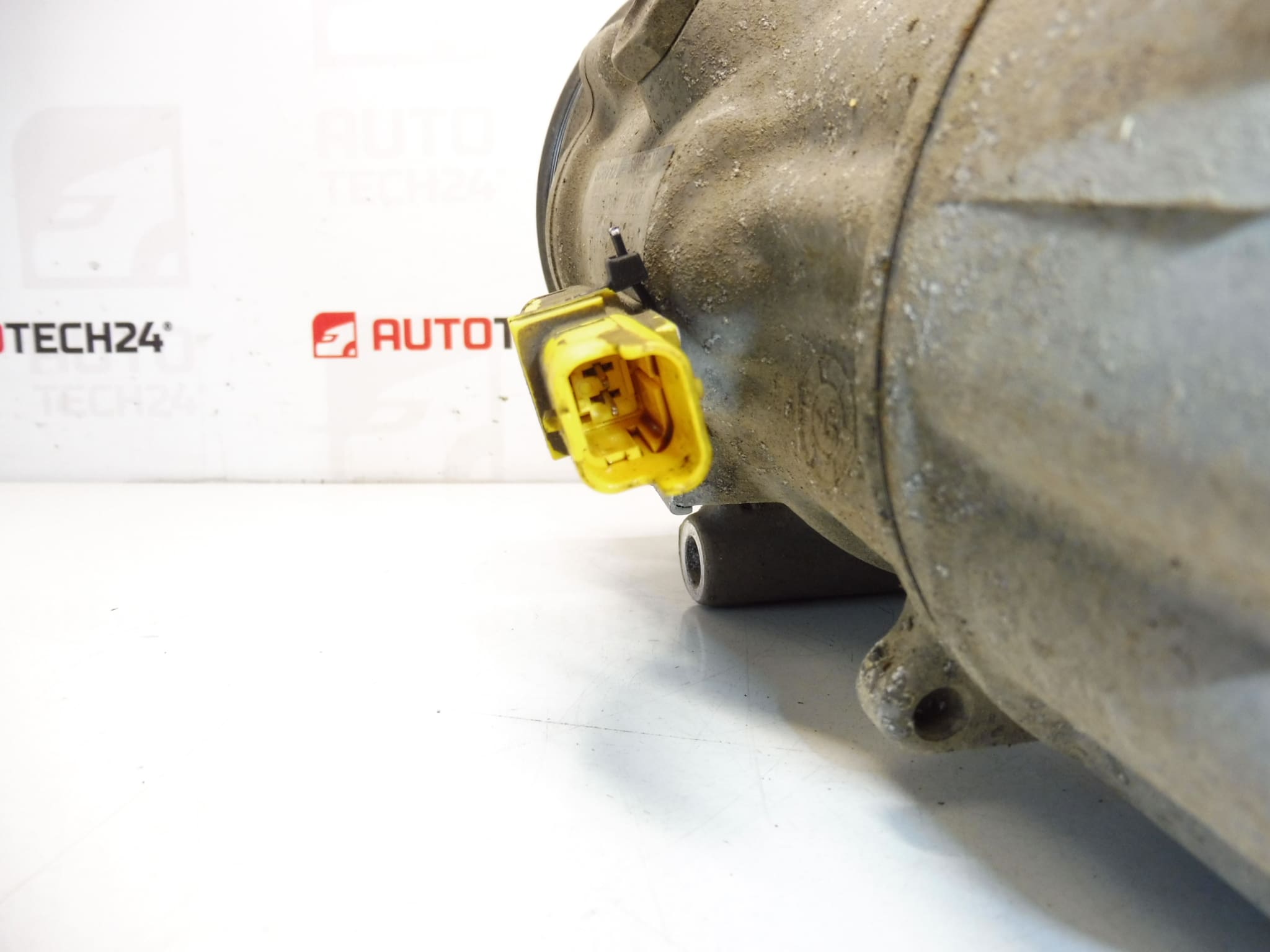 Sanden SD6V12 1449 9655191580 Air Conditioning Compressor - Image 2