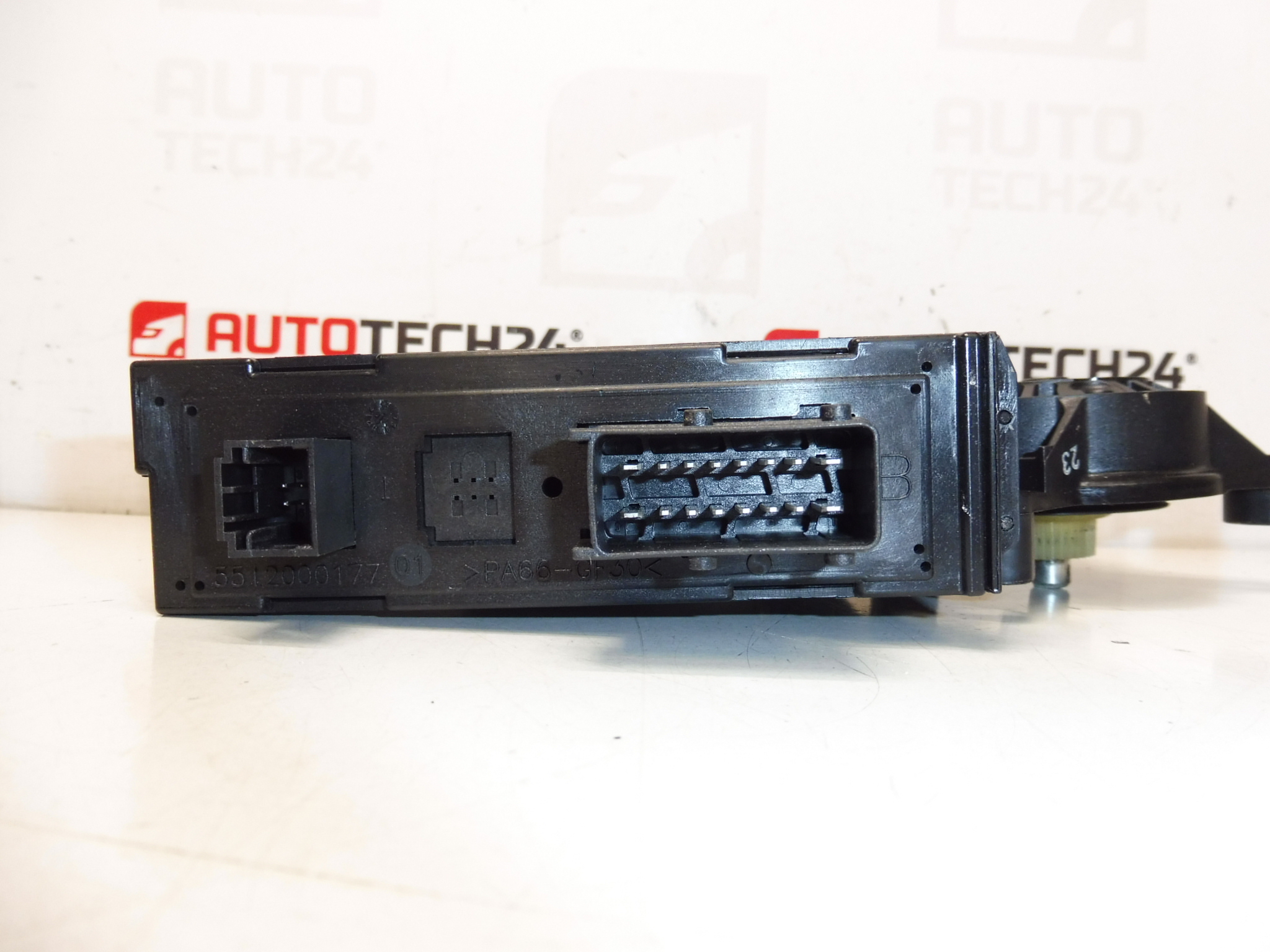 Left front window Peugeot 307 9637131280 9221ca