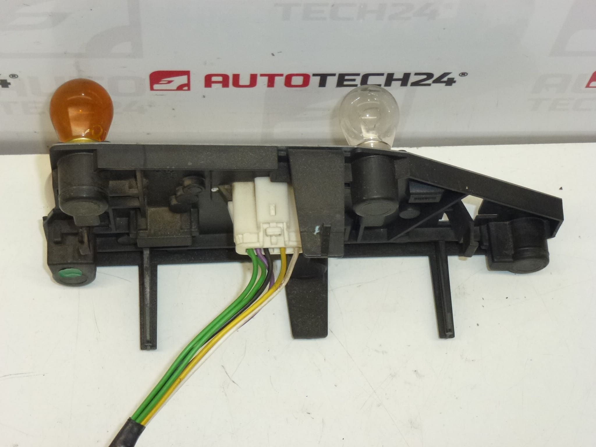 Right Rear Lamp Socket for Peugeot 406 4-Door 9630364777 6351L5 - Image 2