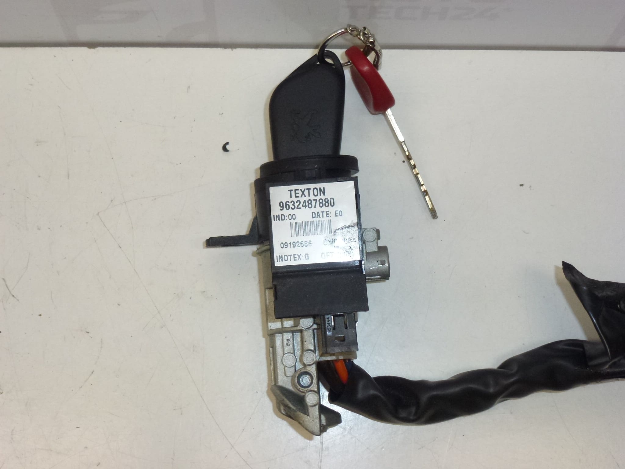 switch box + 2 keys Peugeot 406 4162Y5 4162R7