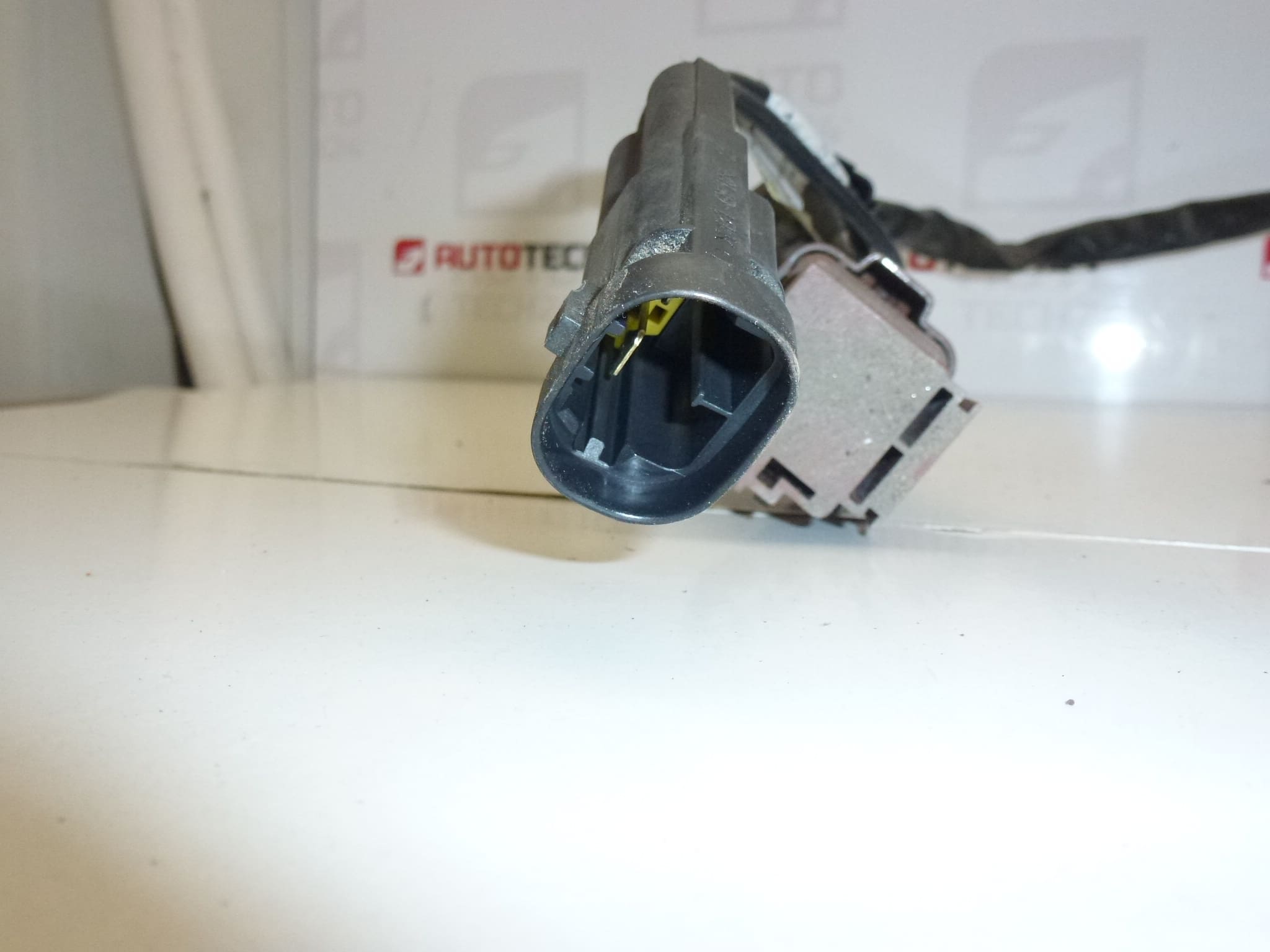 Used cooling fan for Citroën/Peugeot, part number 1253R8 - Image 2