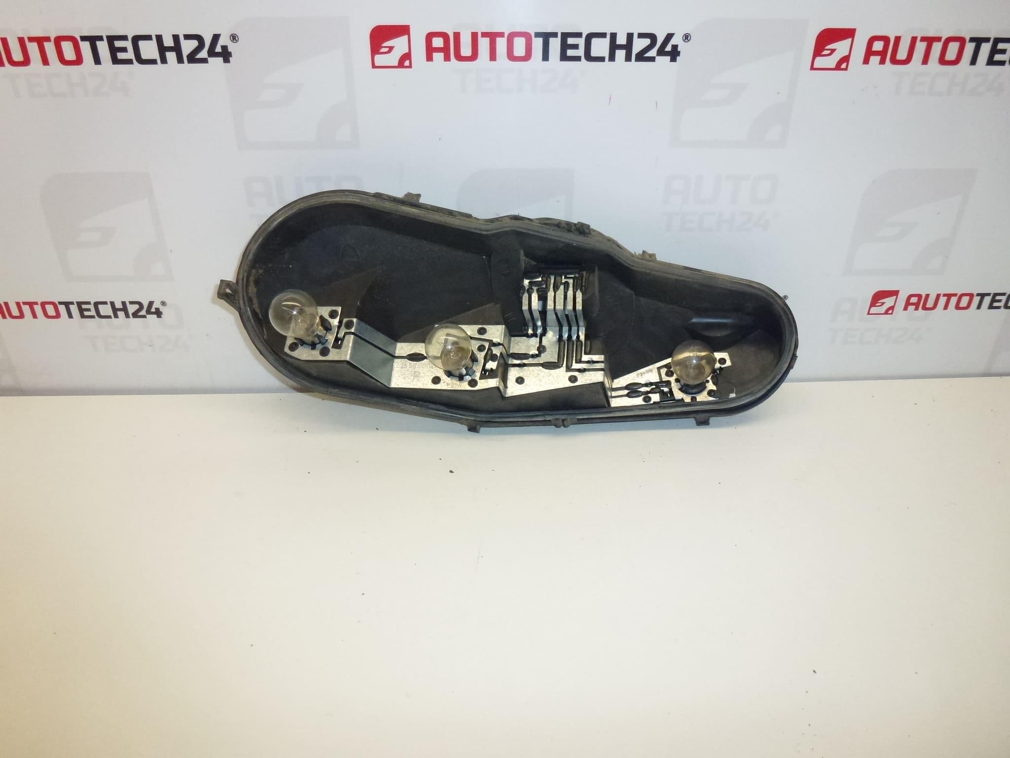 Right rear lamp bolt base with Citroën C1 Peugeot 107 634681 cable cable