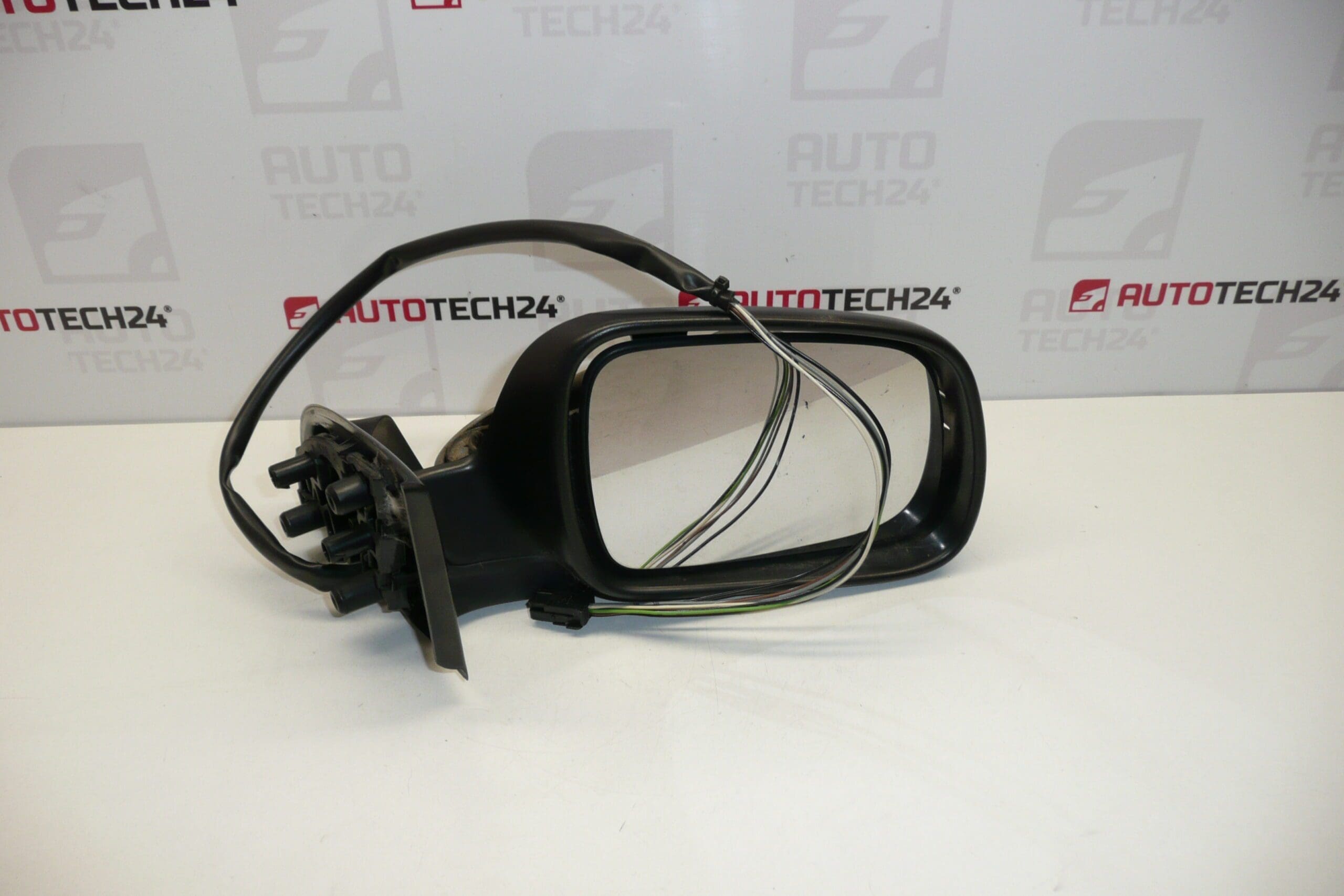 Right mirror Peugeot 307 8149AX