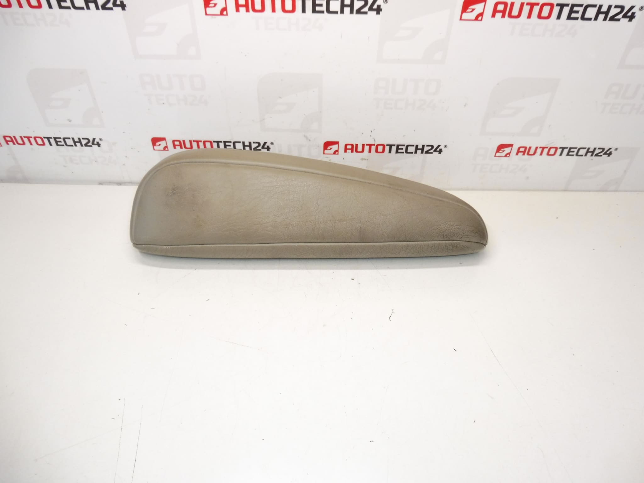 Citroën Peugeot 883030 armrest