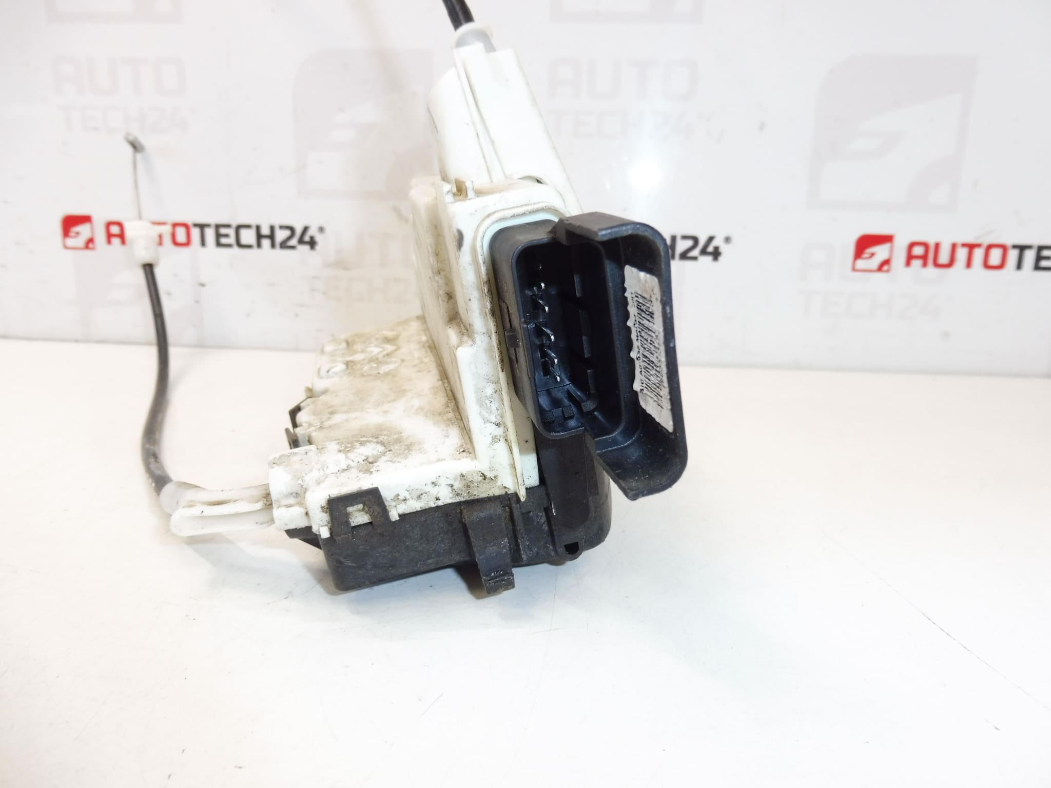 Right Front Door Lock Peugeot 308 A04958 006165 - Image 2