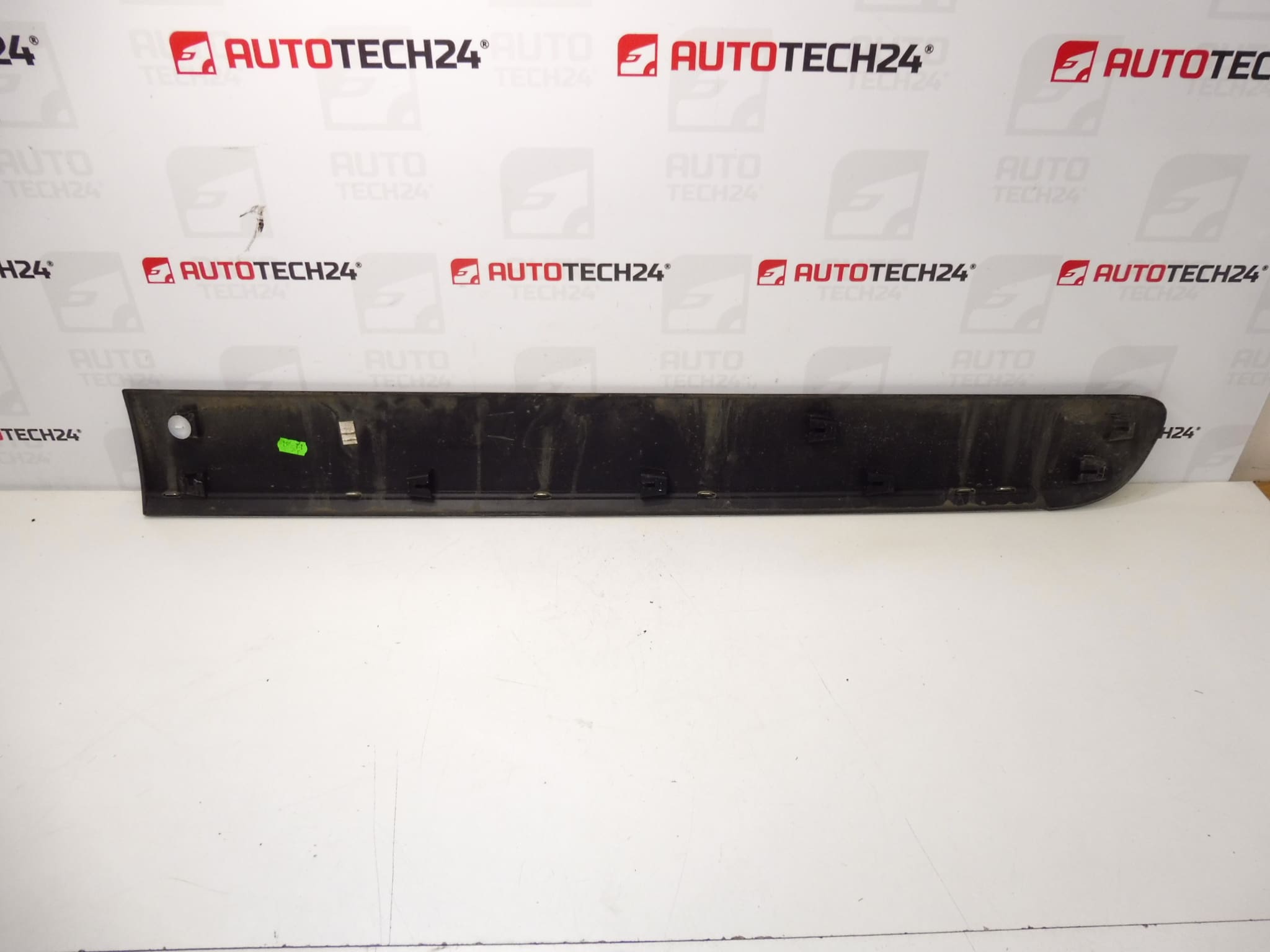 Right Front Door Trim Strip for Citroen C3 Picasso (Part No. 9686338177 / 8545HK) - Image 2