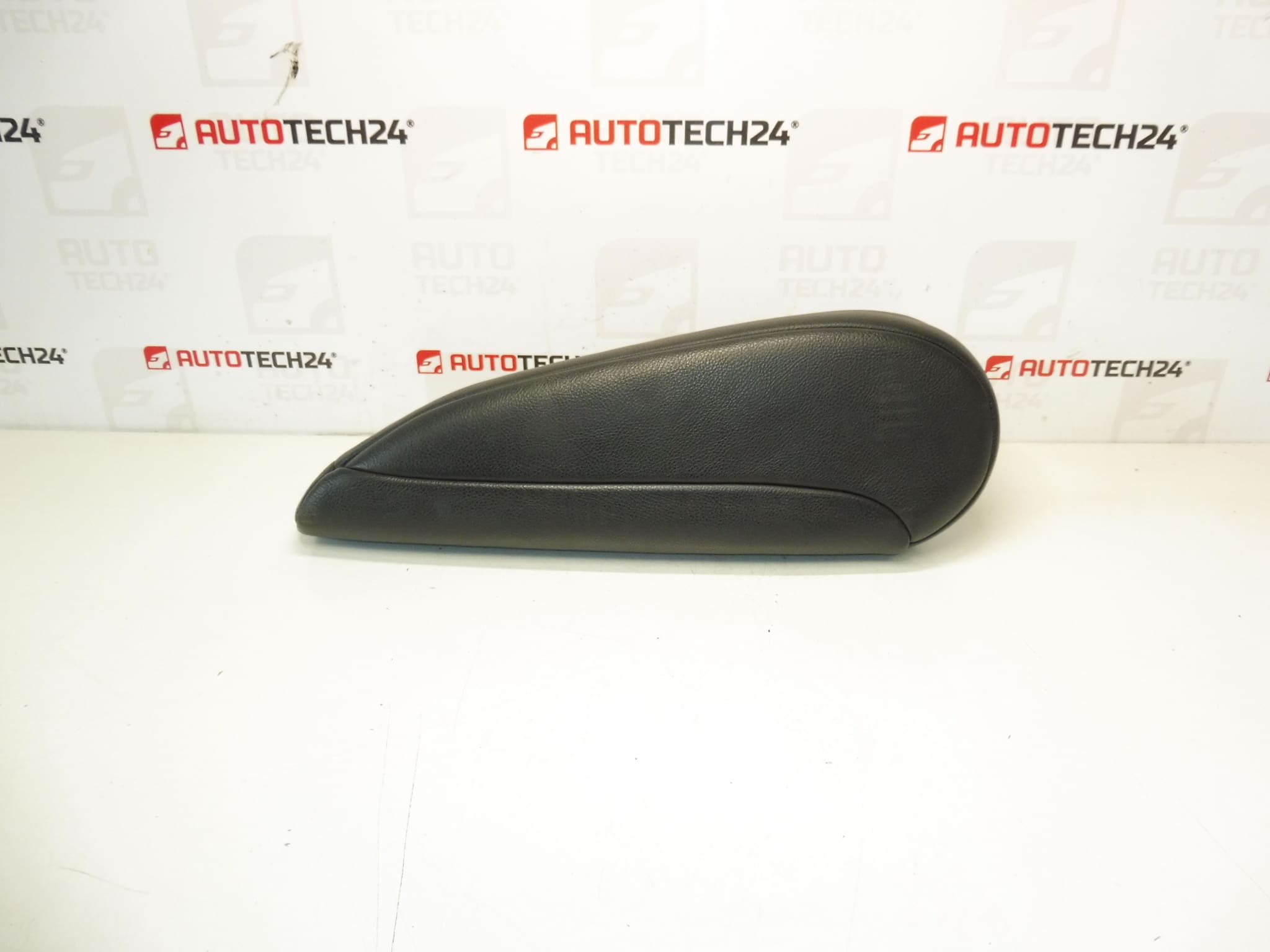 Citroën C4 Picasso 8830pe armrest