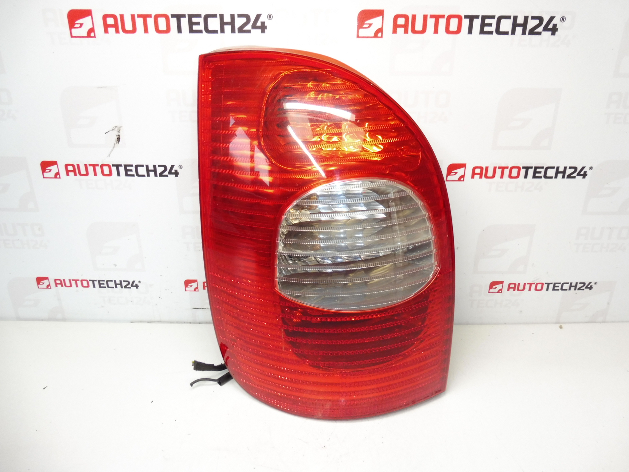 Left Rear Light for Citroën Xsara Picasso 05 6350T2