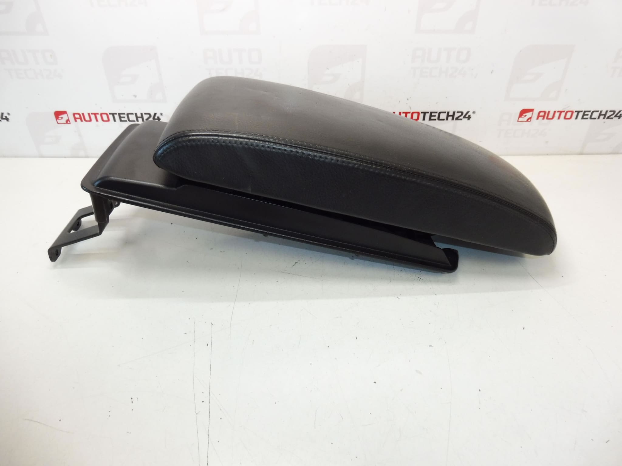 Center Leather Armrest Citroën C5 X7 7589XP - Image 2